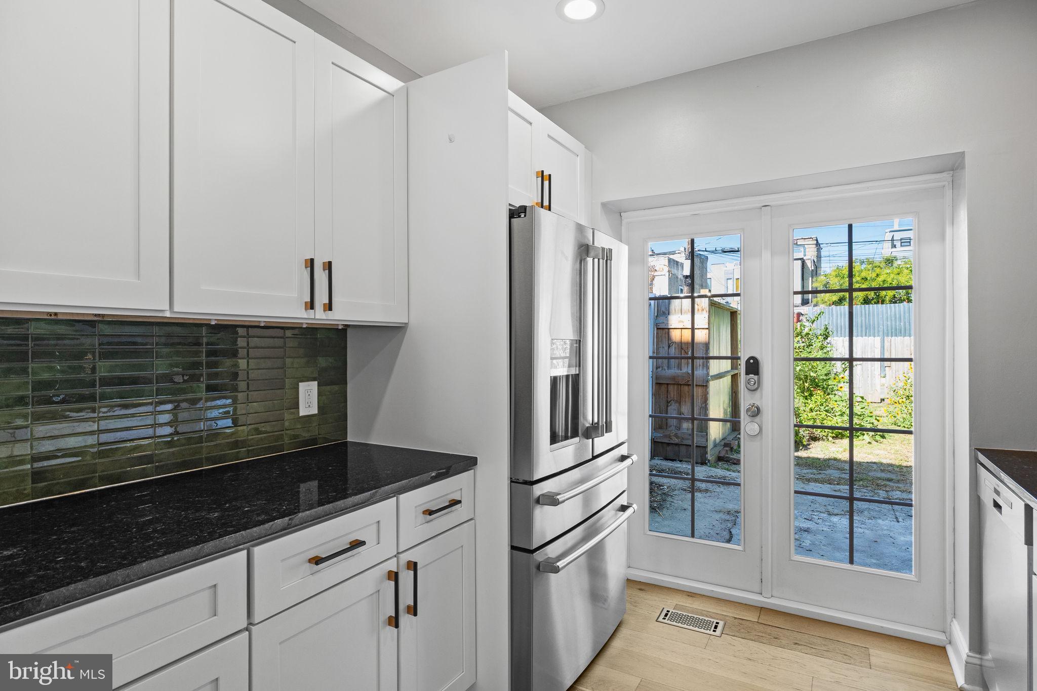 EAST KENSINGTON - Residential