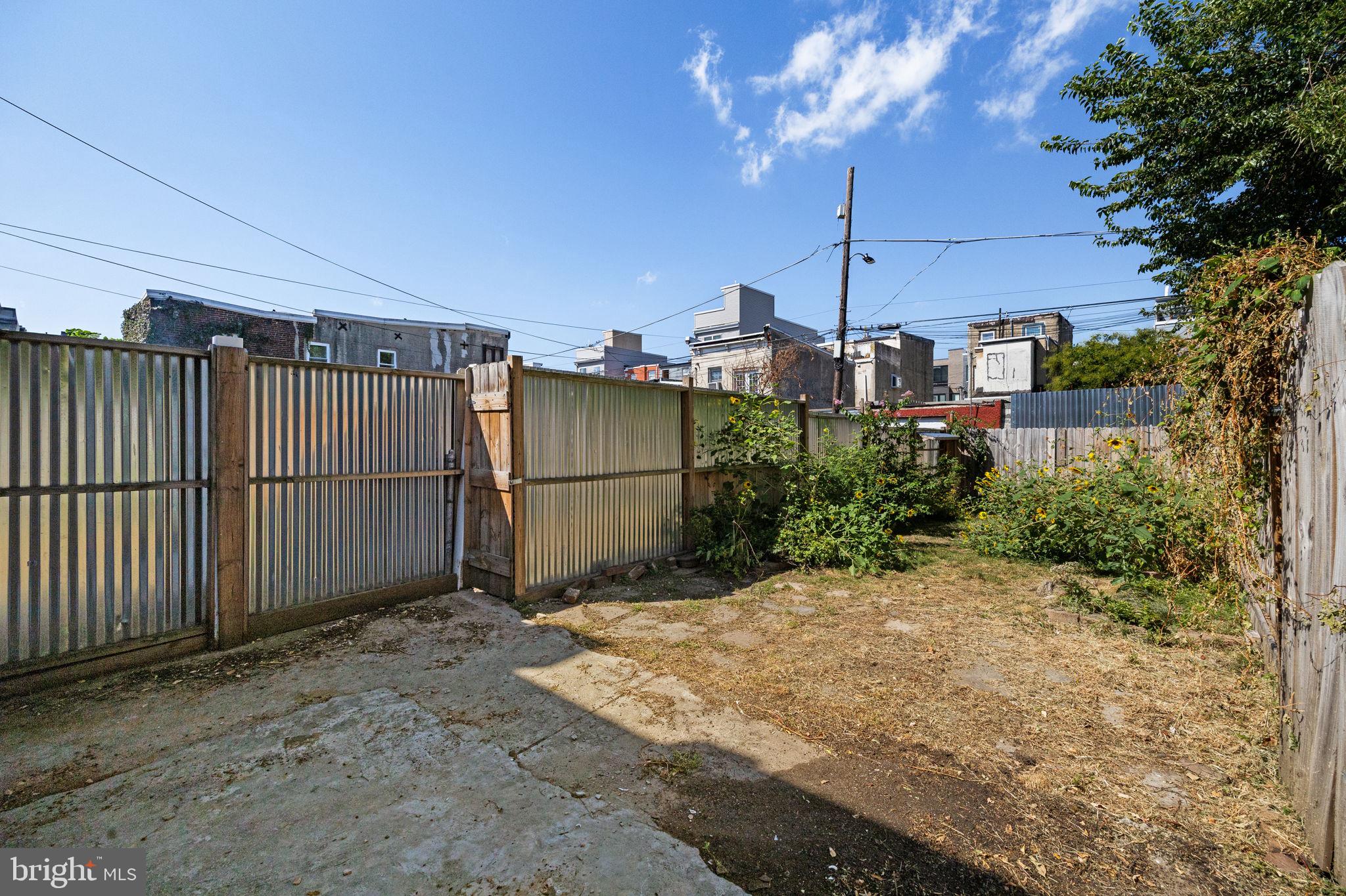 EAST KENSINGTON - Residential