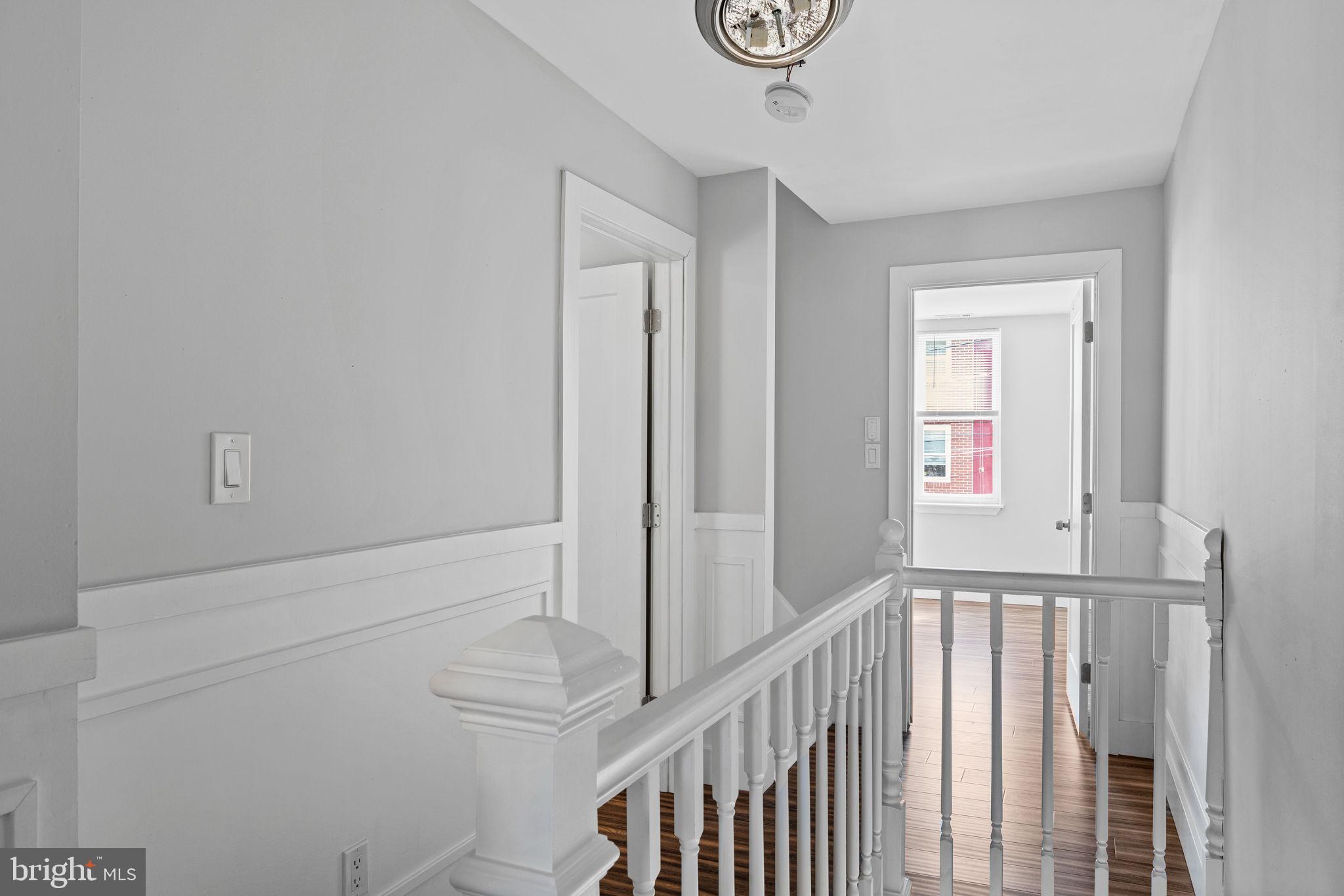 EAST KENSINGTON - Residential