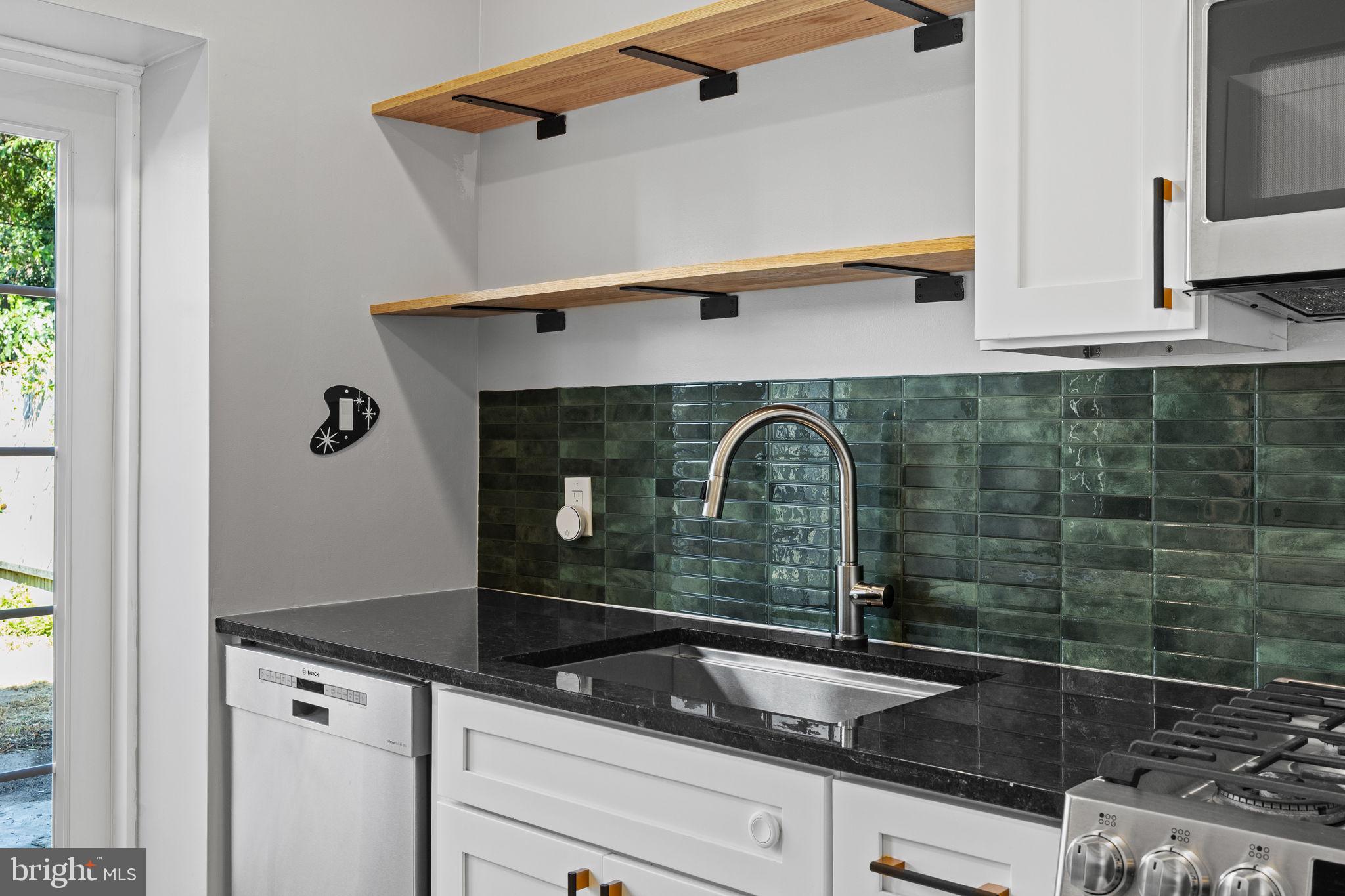 EAST KENSINGTON - Residential