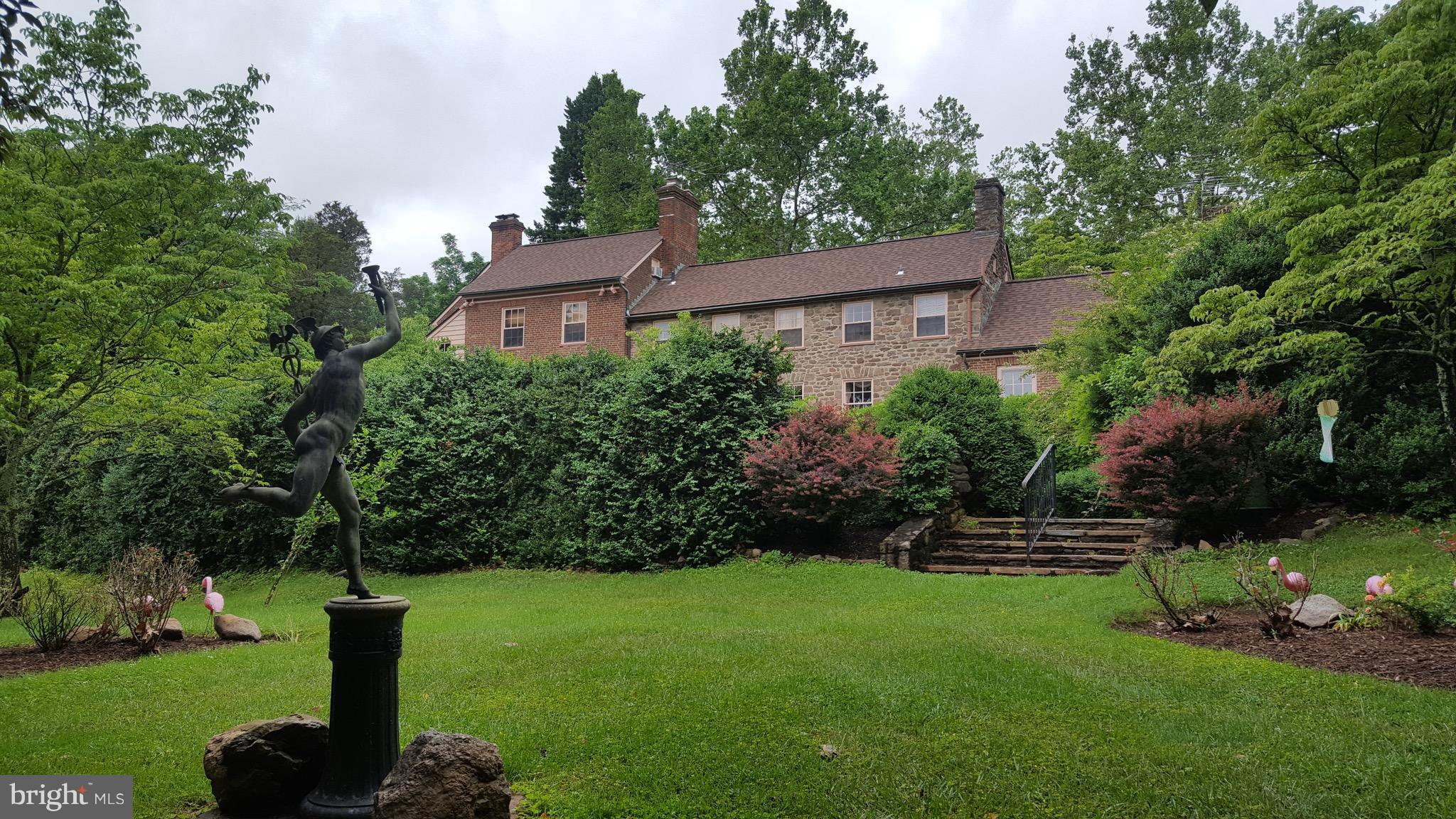 WESTBURY GLEN - Commercial Sale