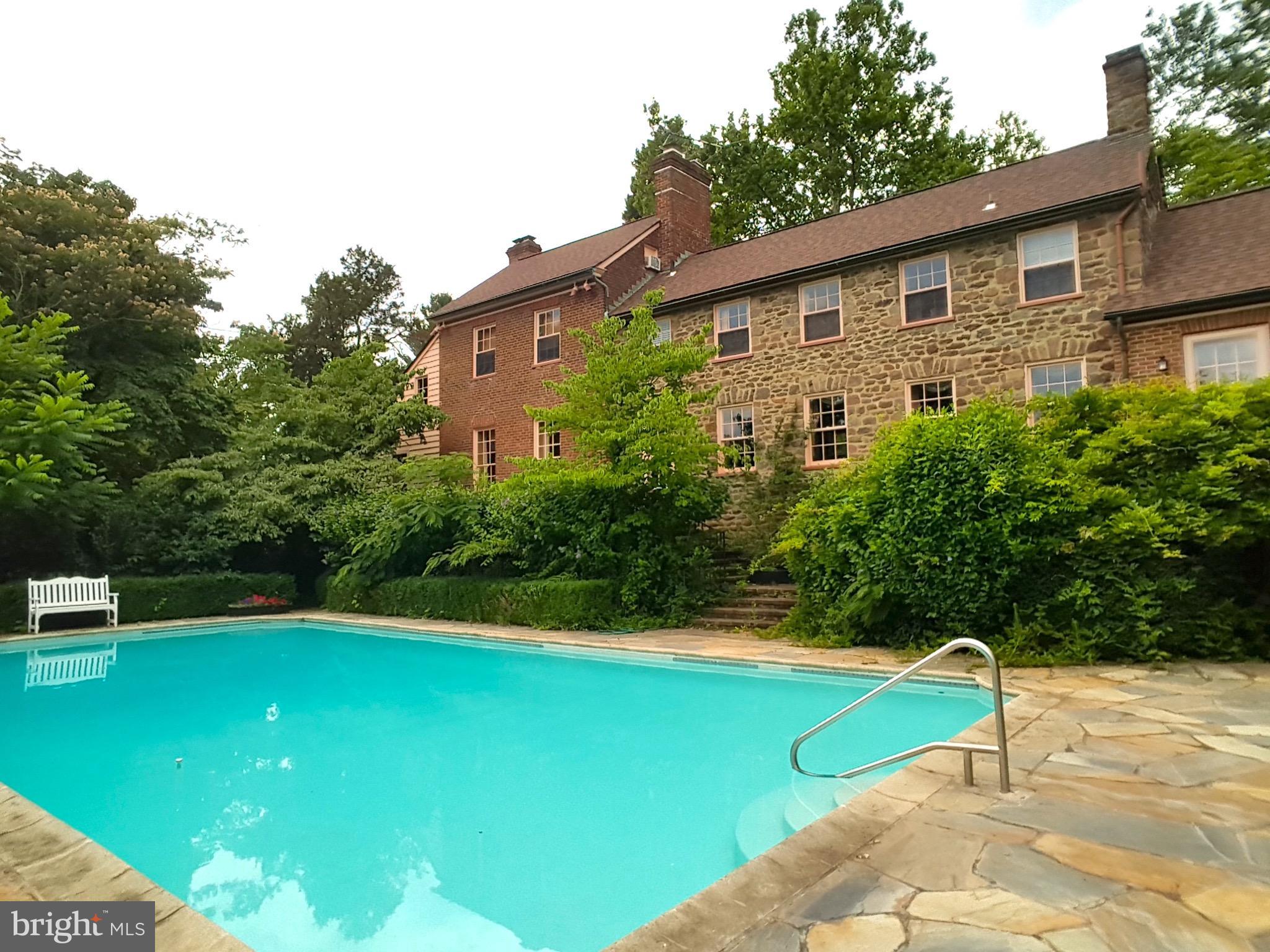 WESTBURY GLEN - Commercial Sale