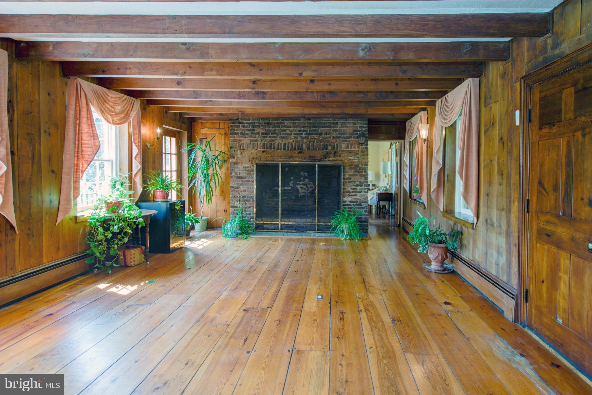 WESTBURY GLEN - Commercial Sale