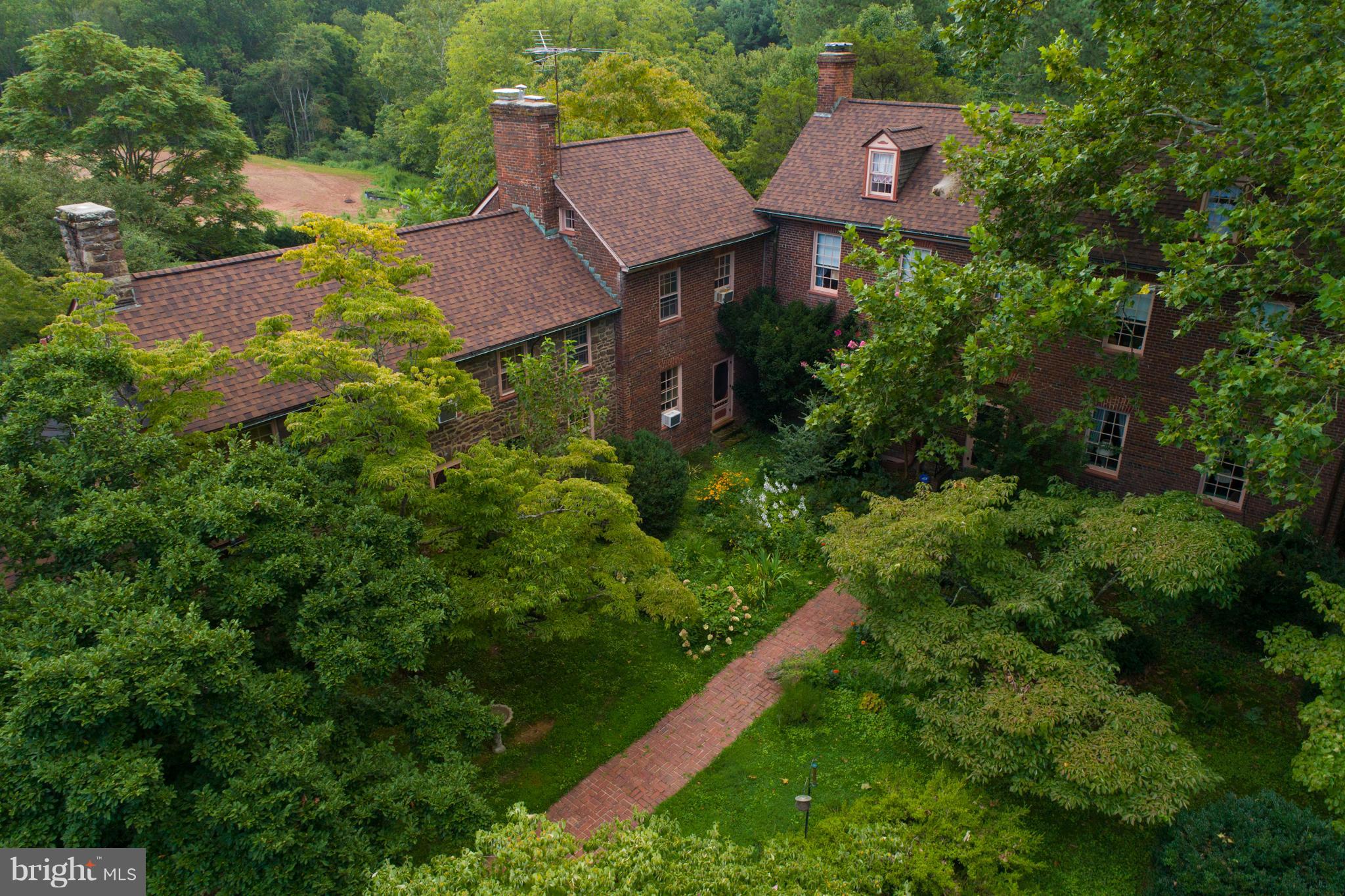 WESTBURY GLEN - Commercial Sale