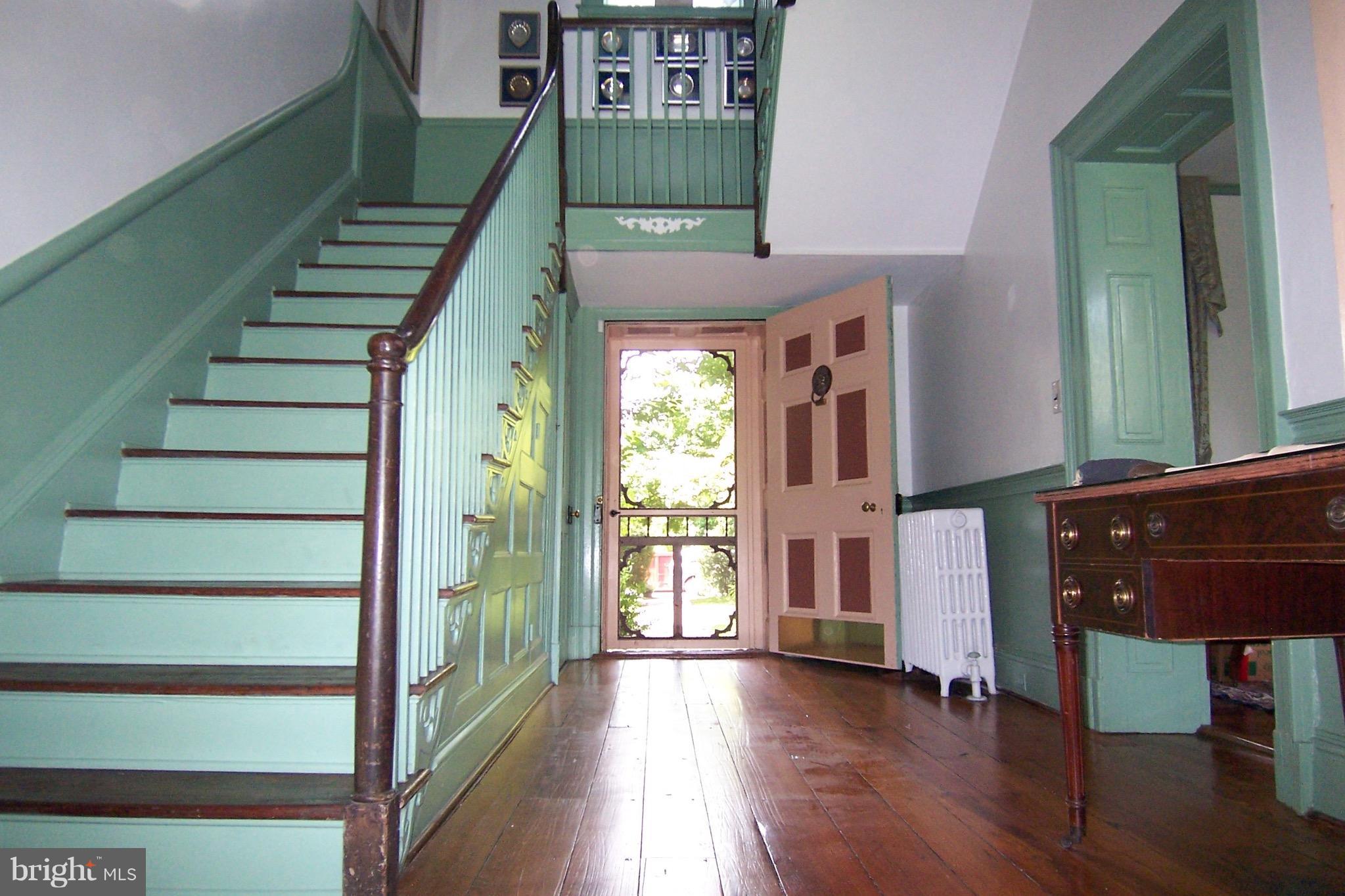 WESTBURY GLEN - Commercial Sale