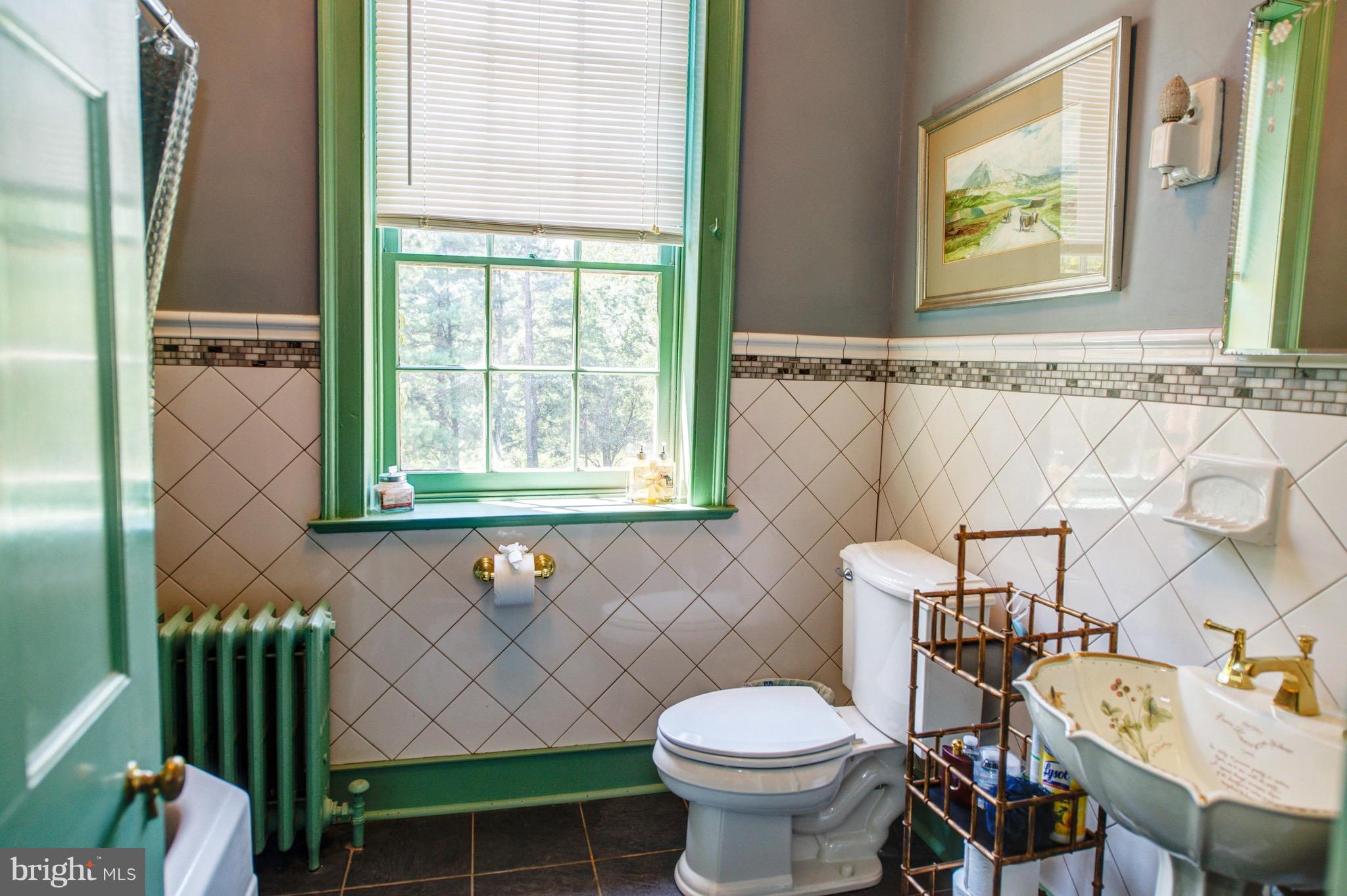 WESTBURY GLEN - Commercial Sale