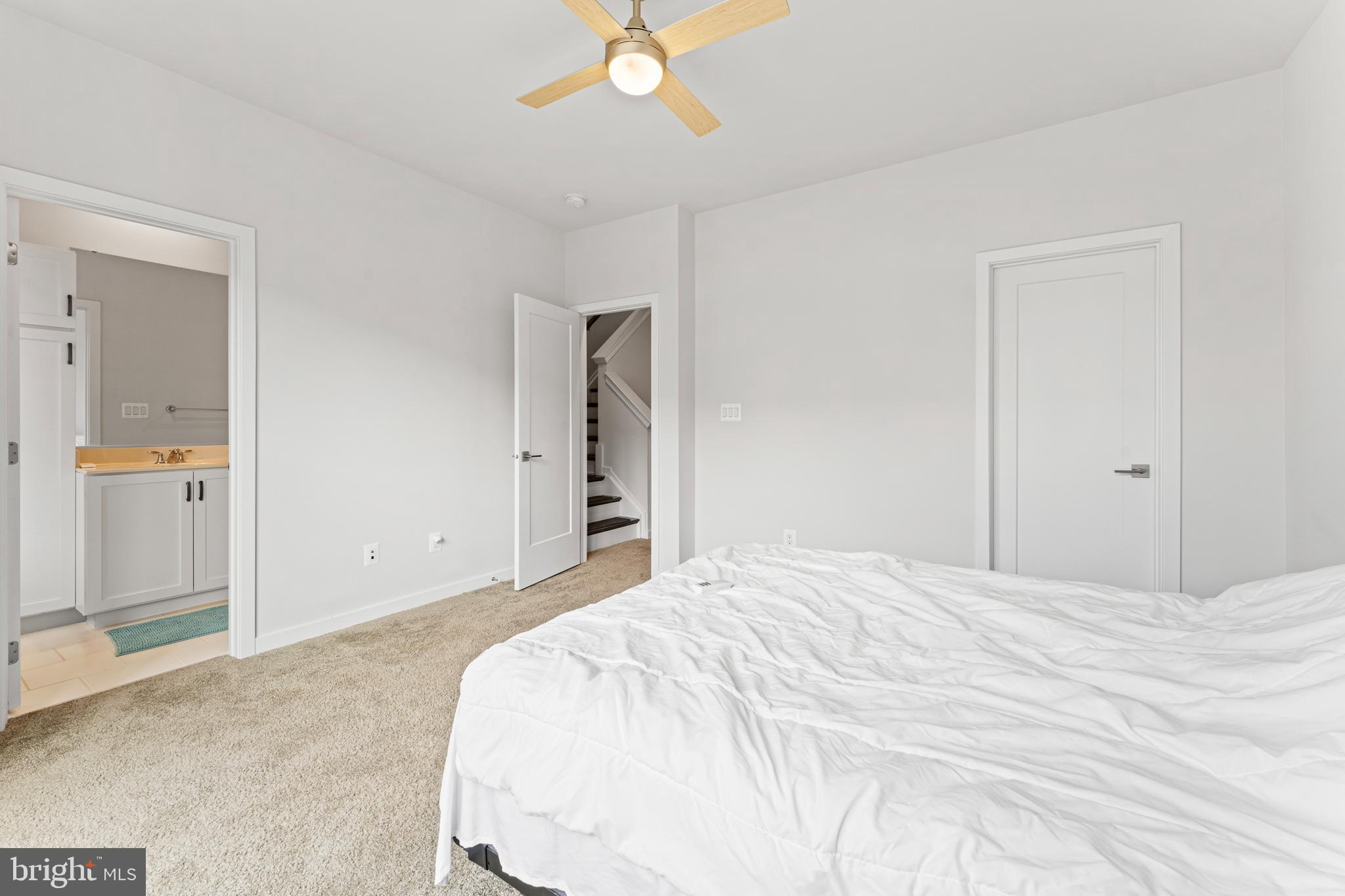 COMMONWEALTH PLACE AT WESTFIELDS - Residential