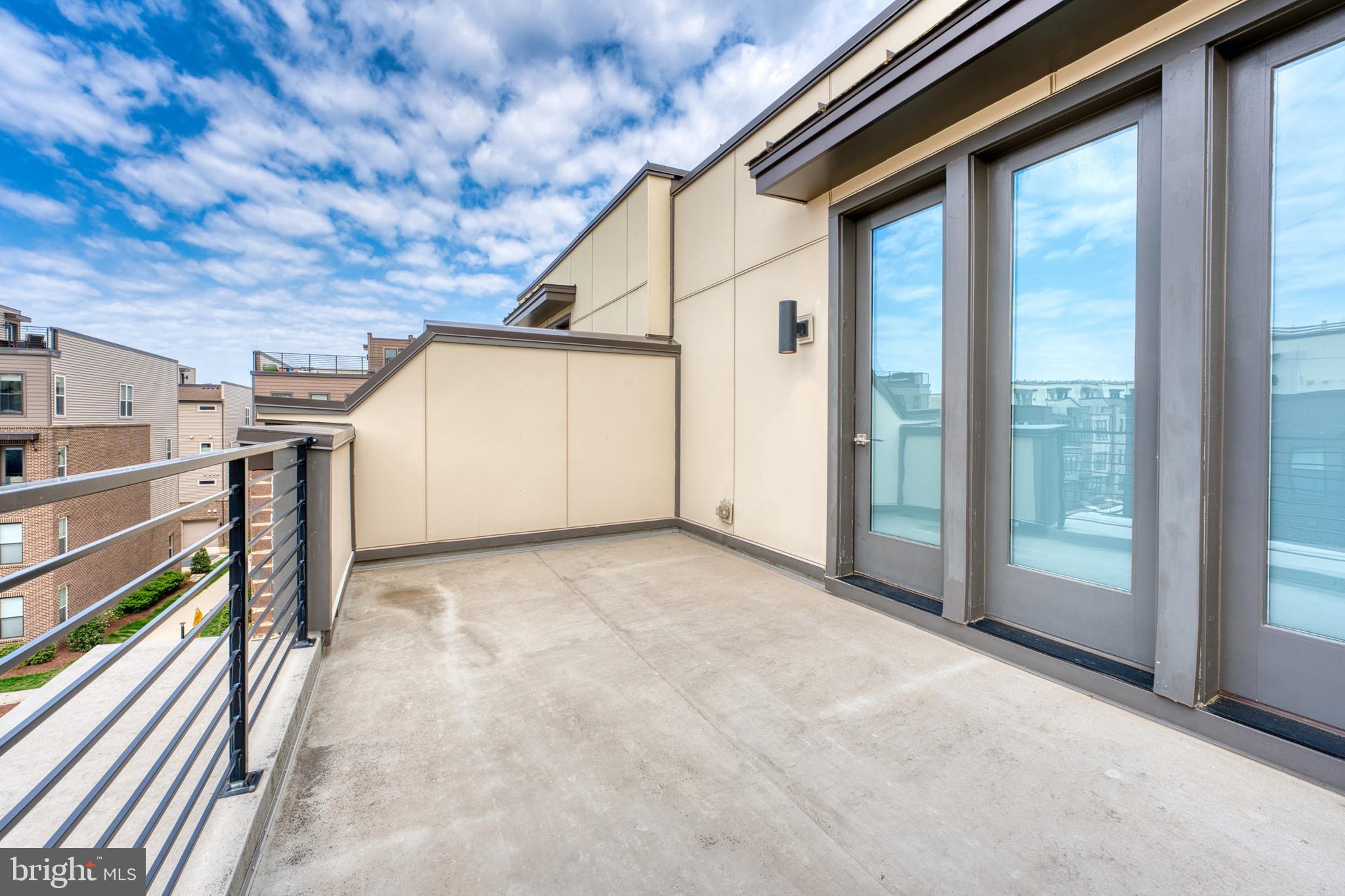 COMMONWEALTH PLACE AT WESTFIELDS - Residential