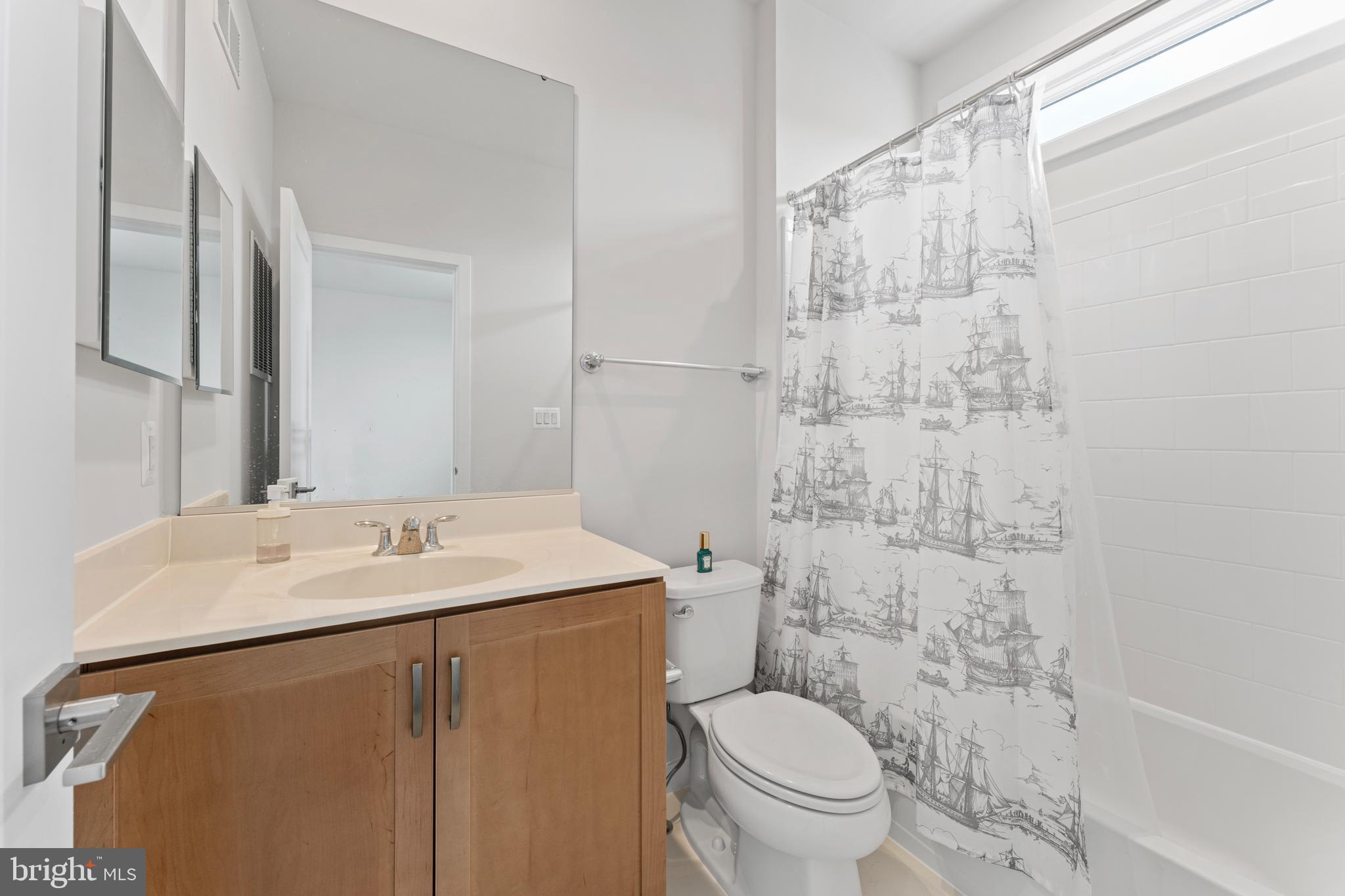 COMMONWEALTH PLACE AT WESTFIELDS - Residential