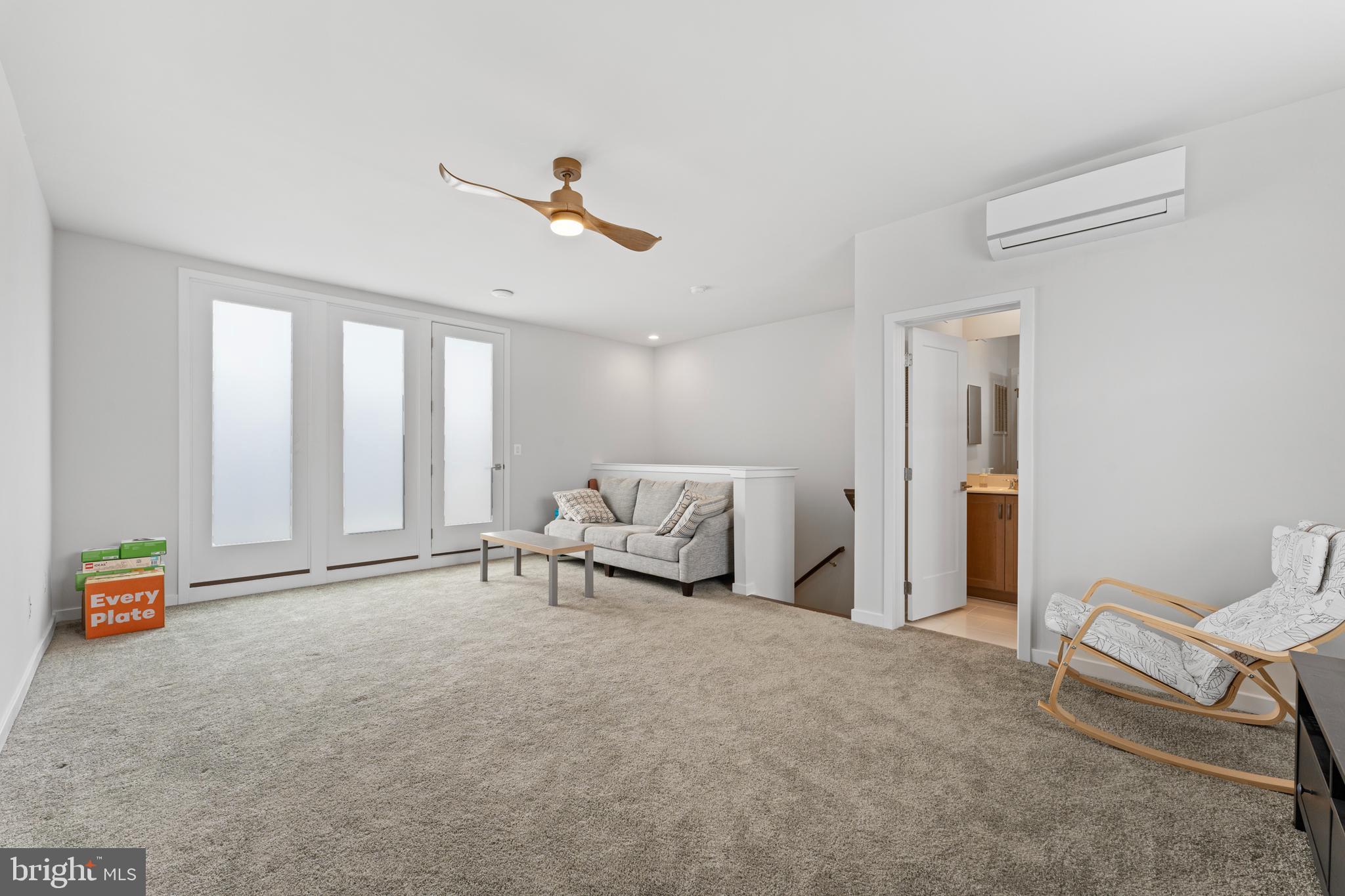 COMMONWEALTH PLACE AT WESTFIELDS - Residential