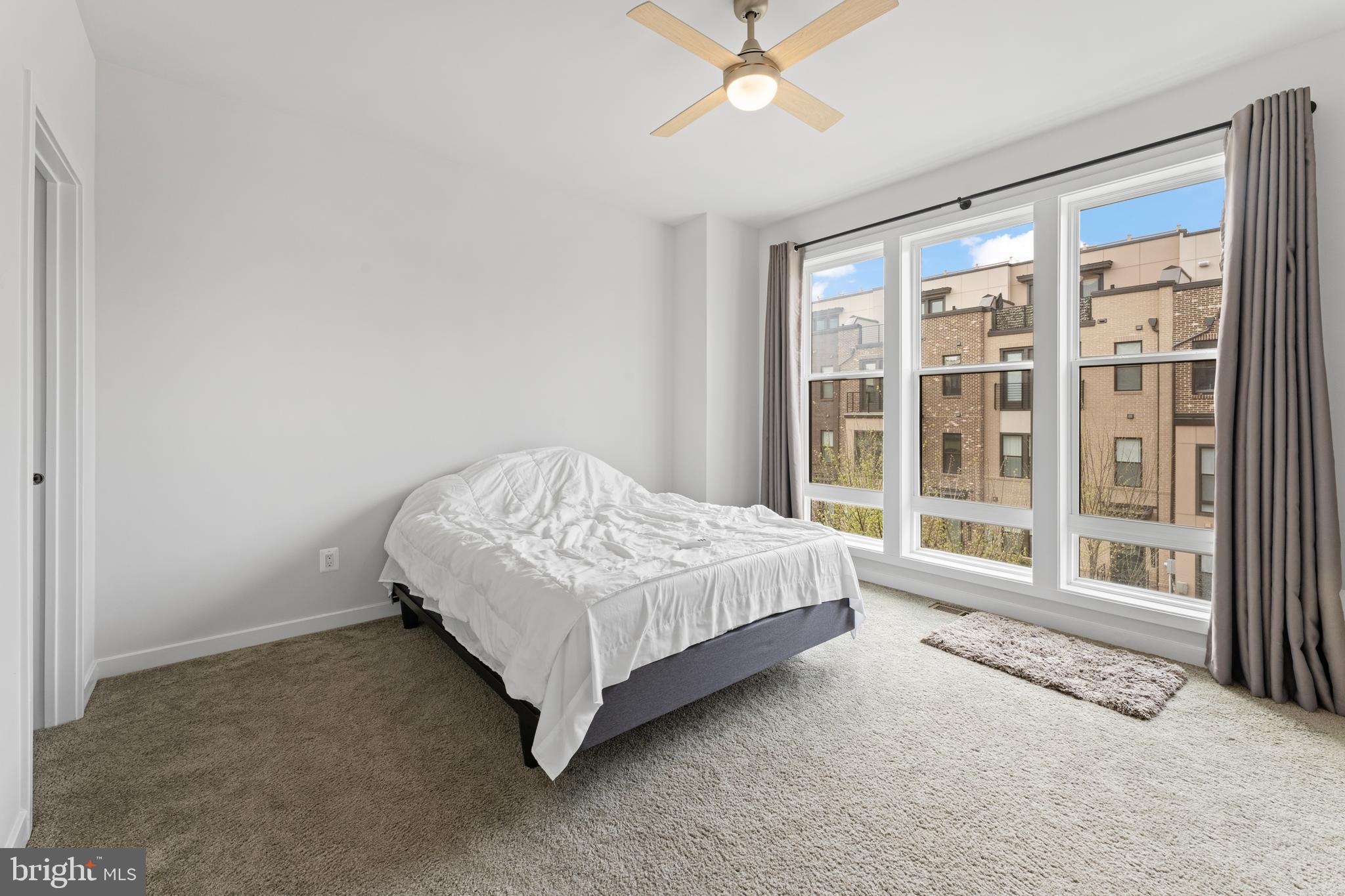 COMMONWEALTH PLACE AT WESTFIELDS - Residential