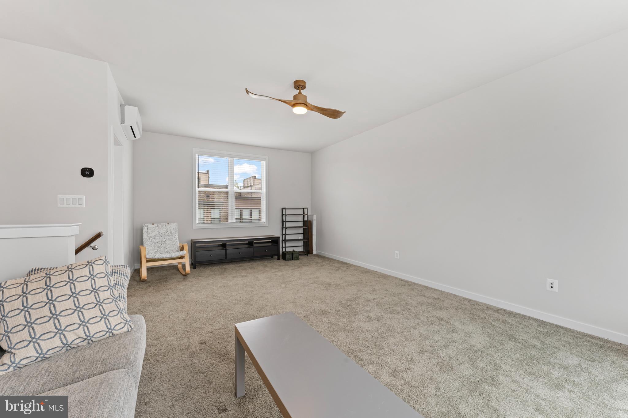 COMMONWEALTH PLACE AT WESTFIELDS - Residential