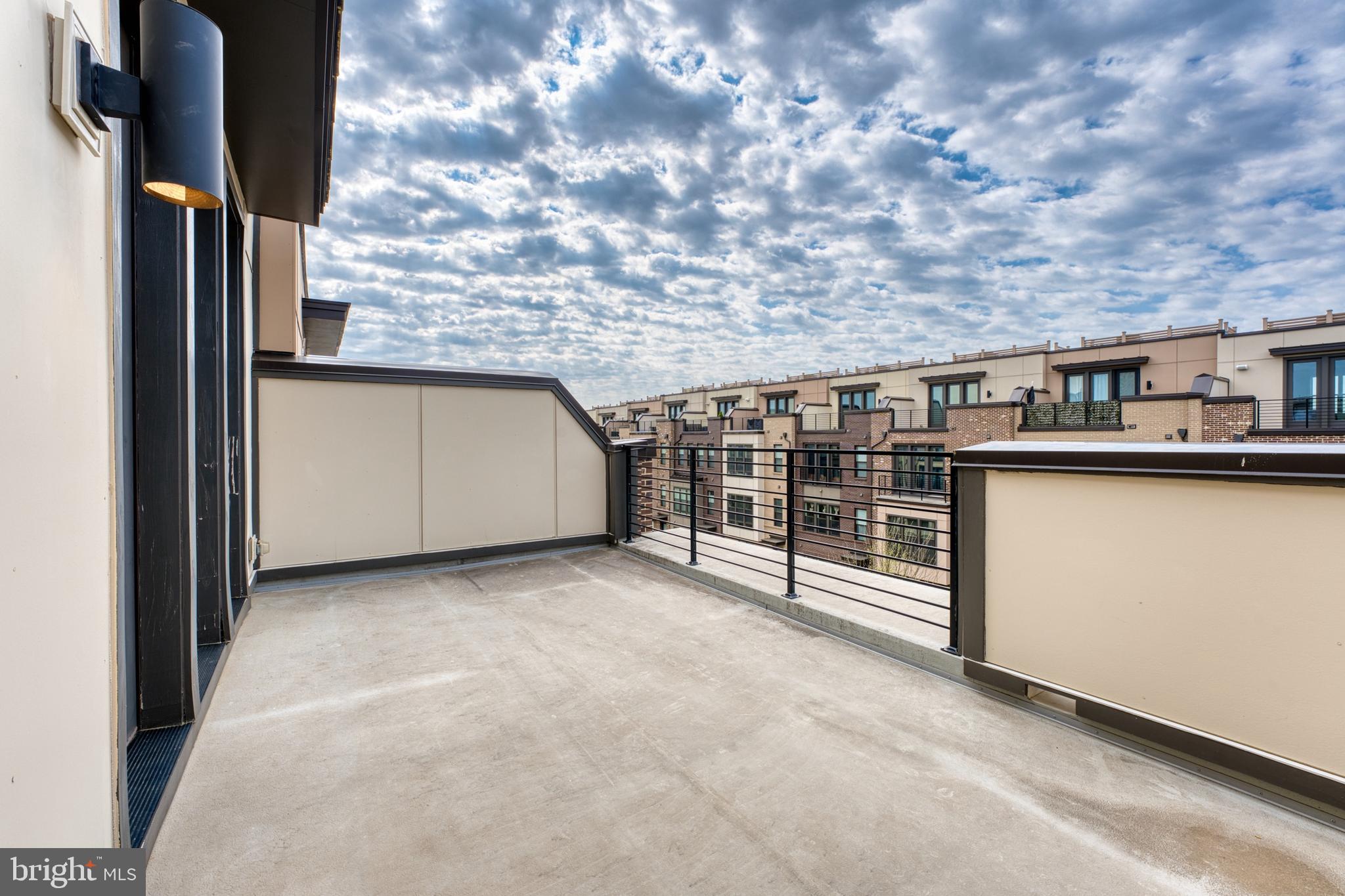 COMMONWEALTH PLACE AT WESTFIELDS - Residential