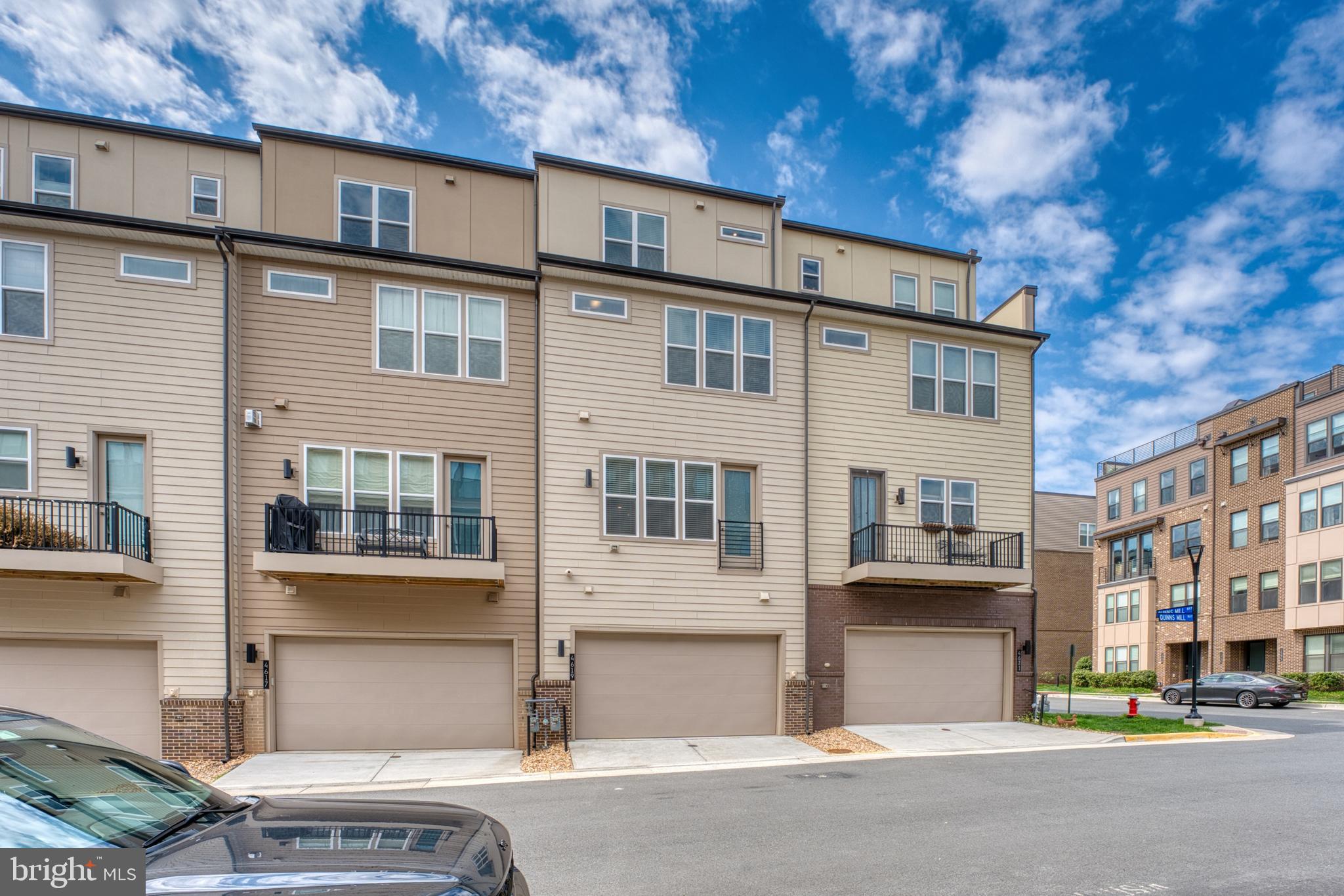 COMMONWEALTH PLACE AT WESTFIELDS - Residential