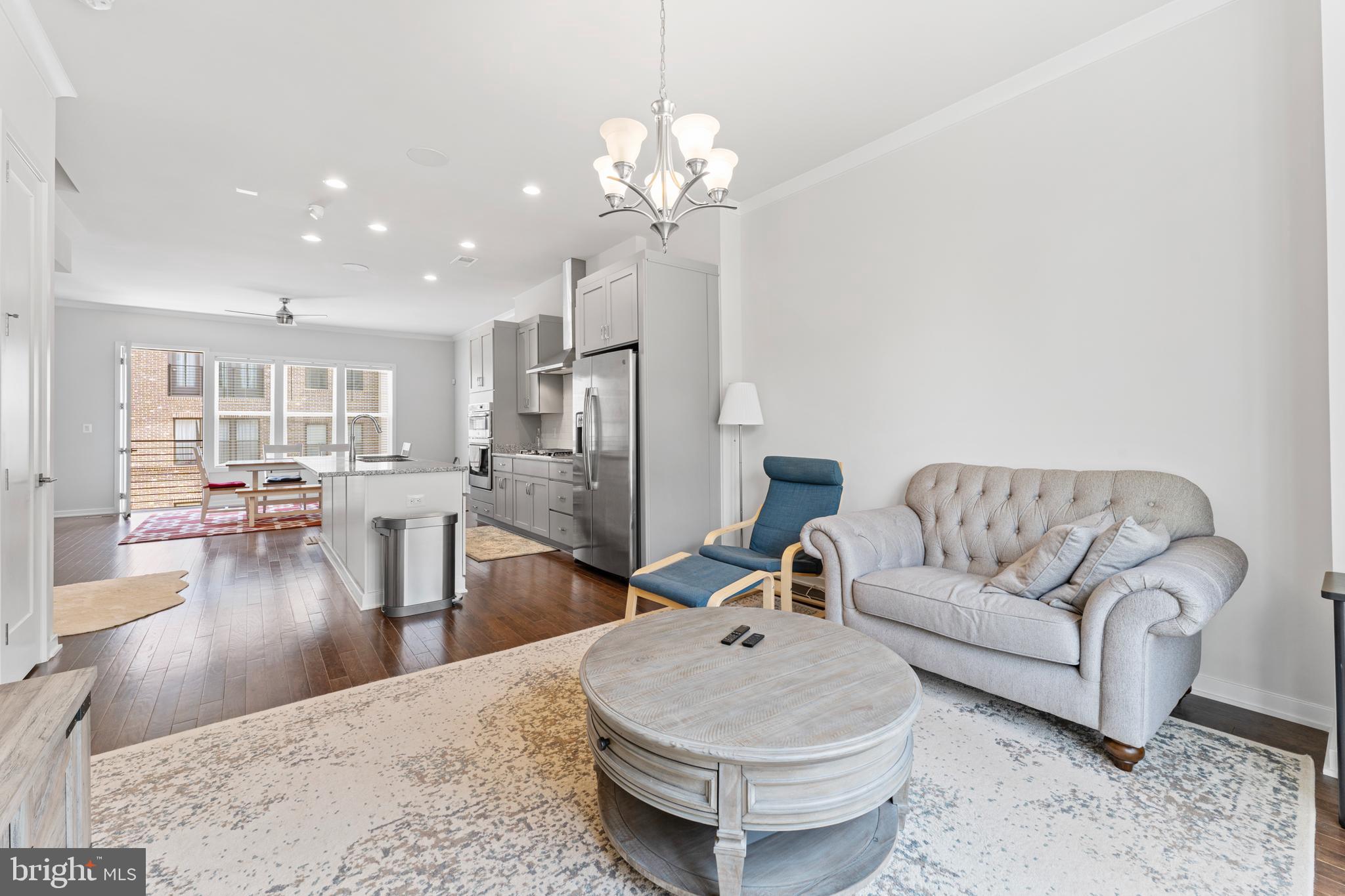 COMMONWEALTH PLACE AT WESTFIELDS - Residential