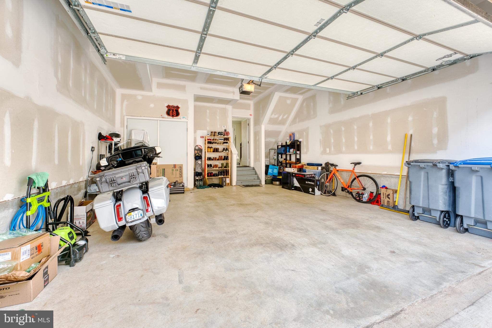 COMMONWEALTH PLACE AT WESTFIELDS - Residential