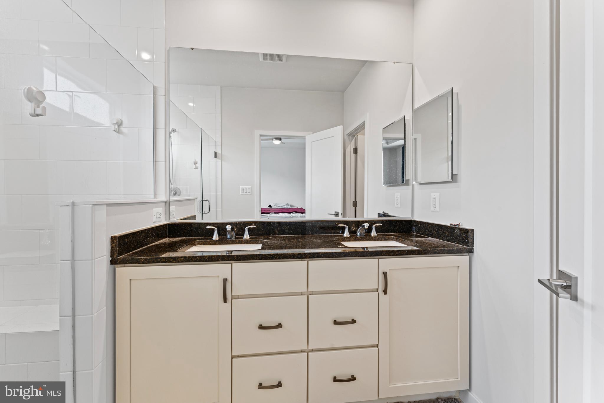 COMMONWEALTH PLACE AT WESTFIELDS - Residential