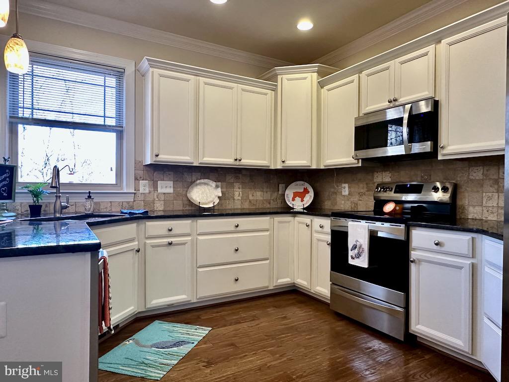 FOX CHASE - Residential