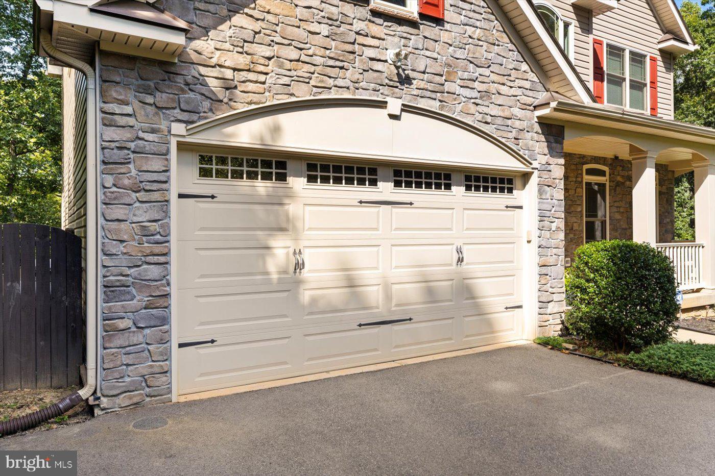 FOX CHASE - Residential