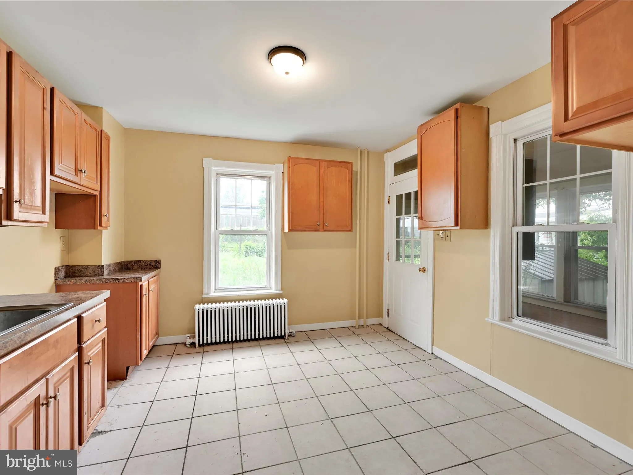 Pottsville, Pennsylvania 17901, United States, 3 Bedrooms Bedrooms, ,1 BathroomBathrooms,Residential,Contingent,143023