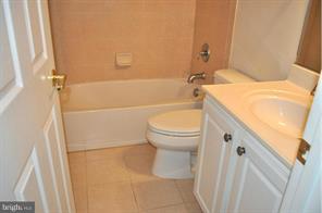 GROVETON WOODS - Residential