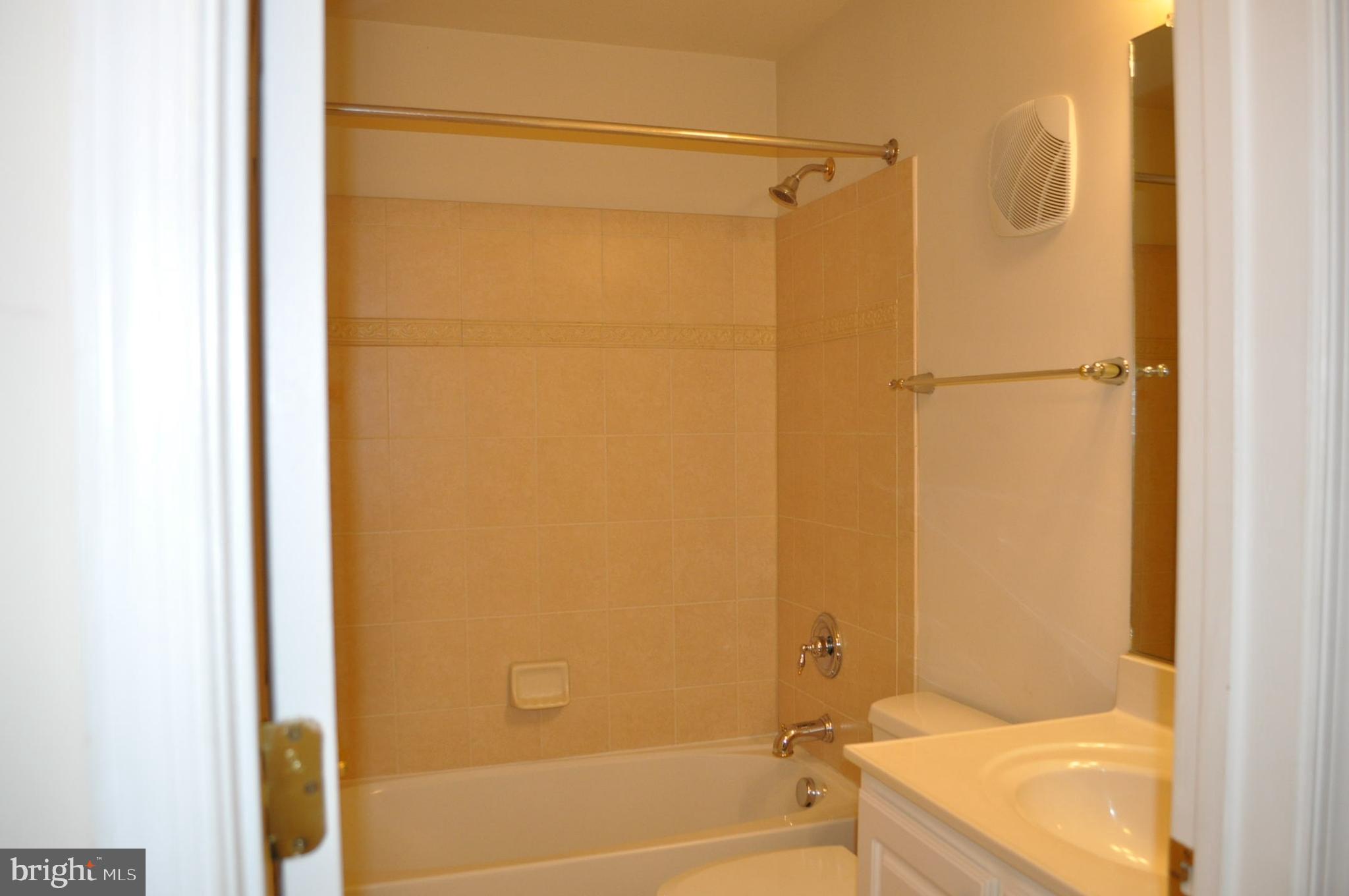 GROVETON WOODS - Residential