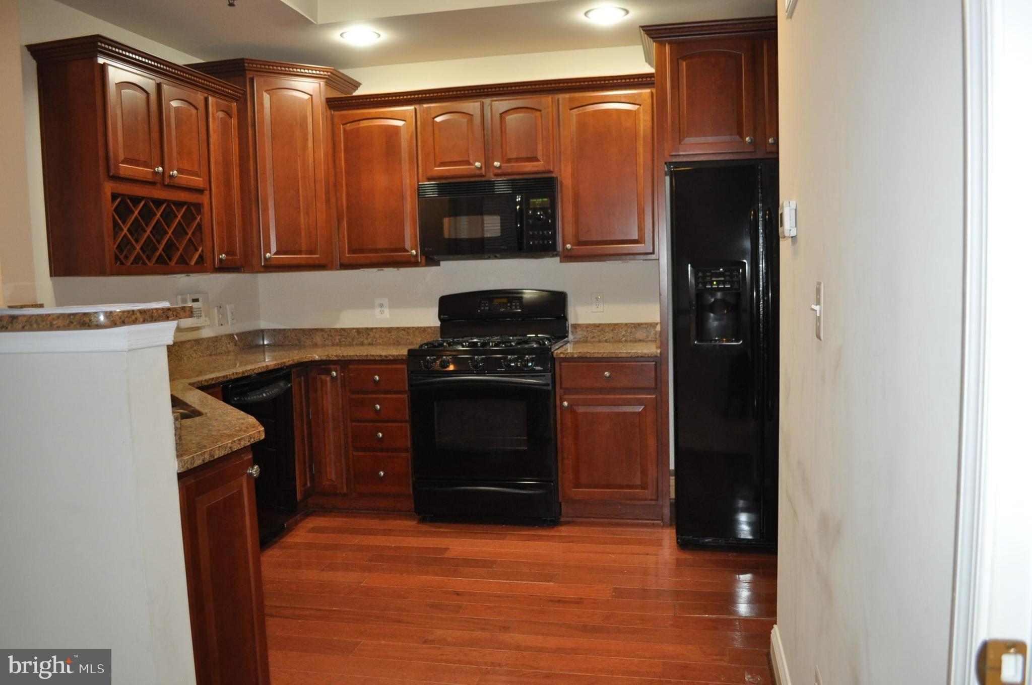 GROVETON WOODS - Residential