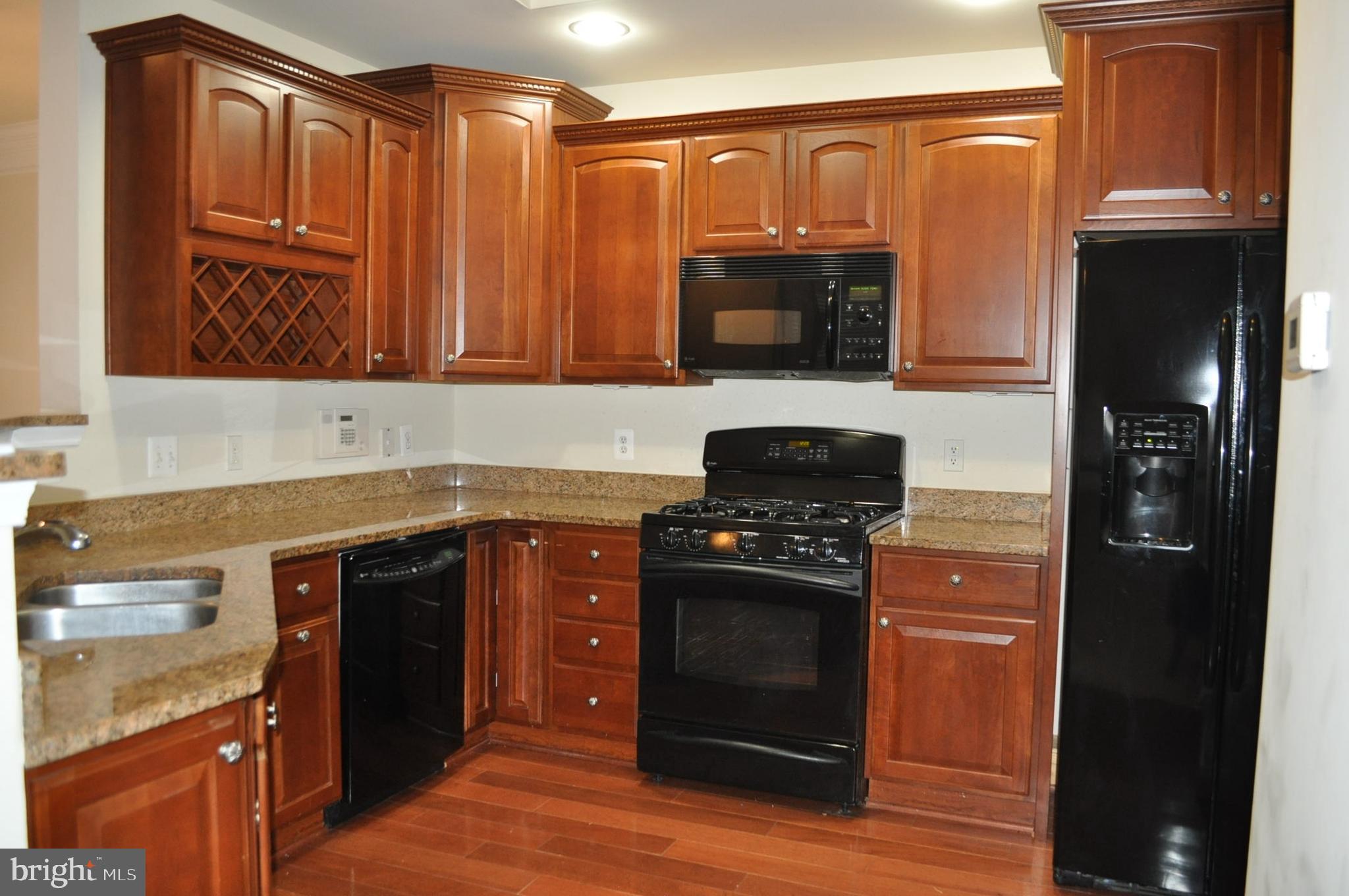 GROVETON WOODS - Residential