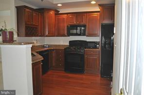 GROVETON WOODS - Residential