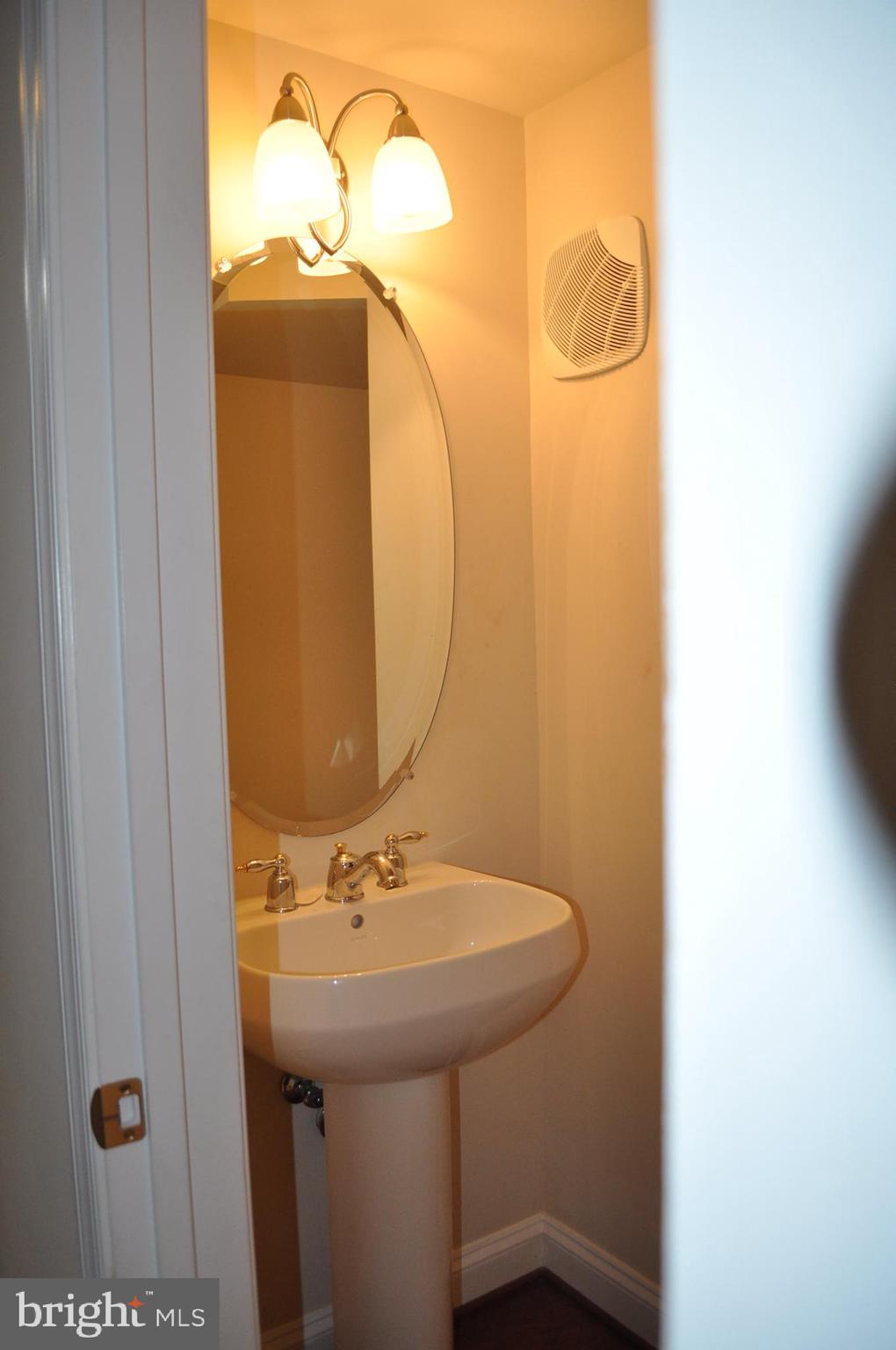 GROVETON WOODS - Residential