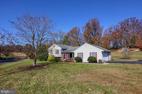 Photo of 288 Rutts Road, ELIZABETHTOWN, PA 17022 (MLS # PALA2060584)