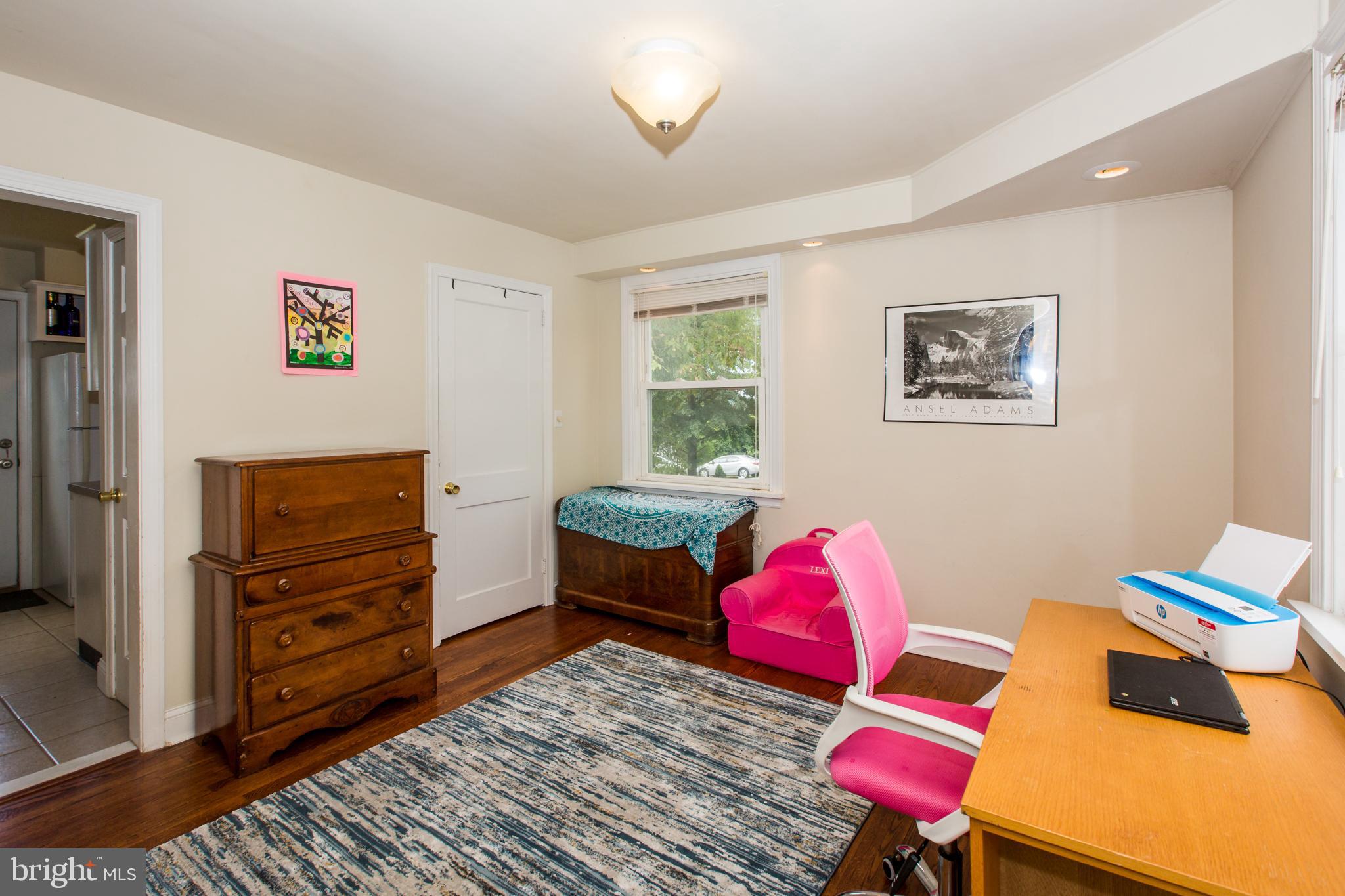 MONTGOMERY HILL - Residential