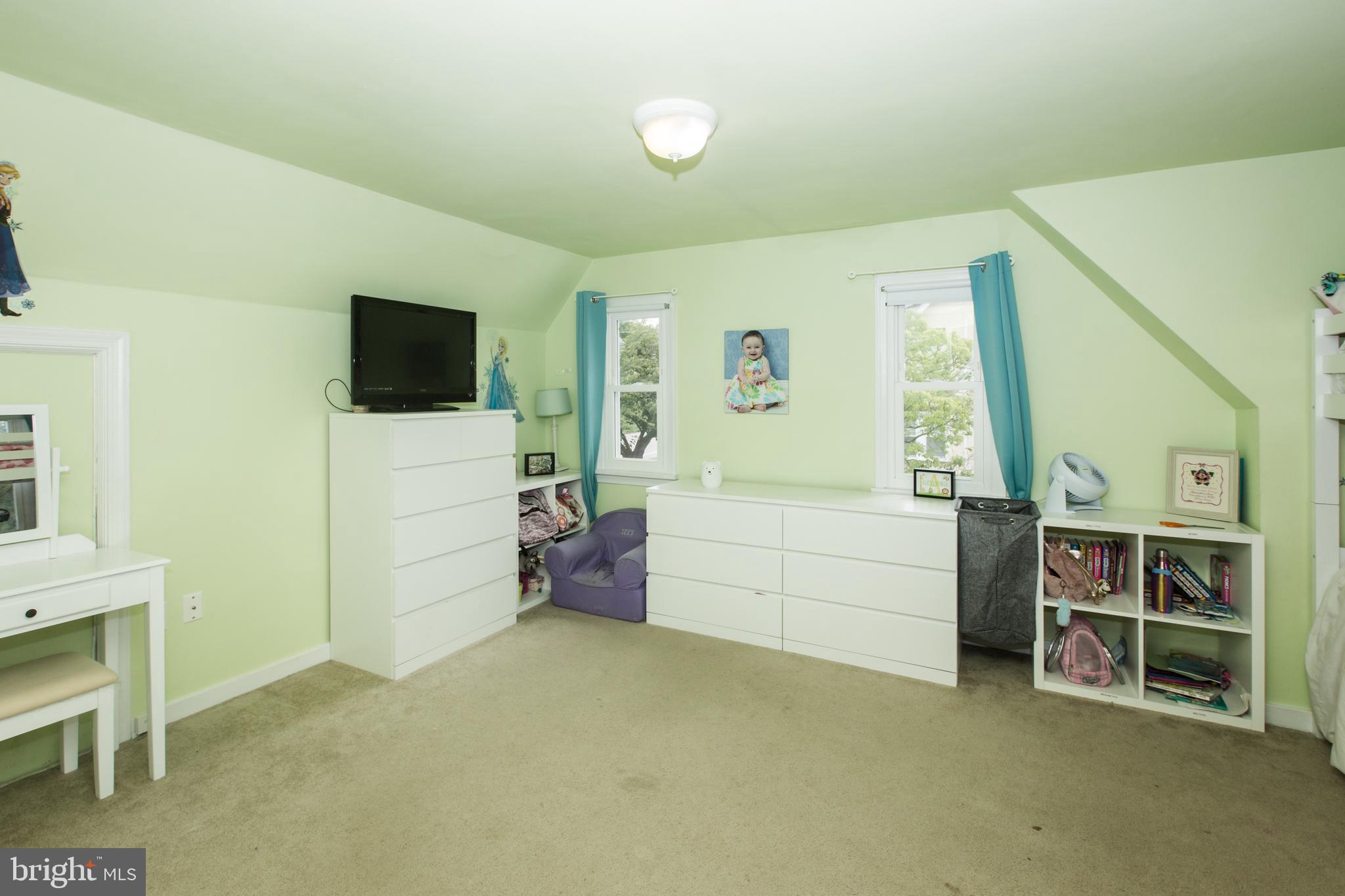 MONTGOMERY HILL - Residential