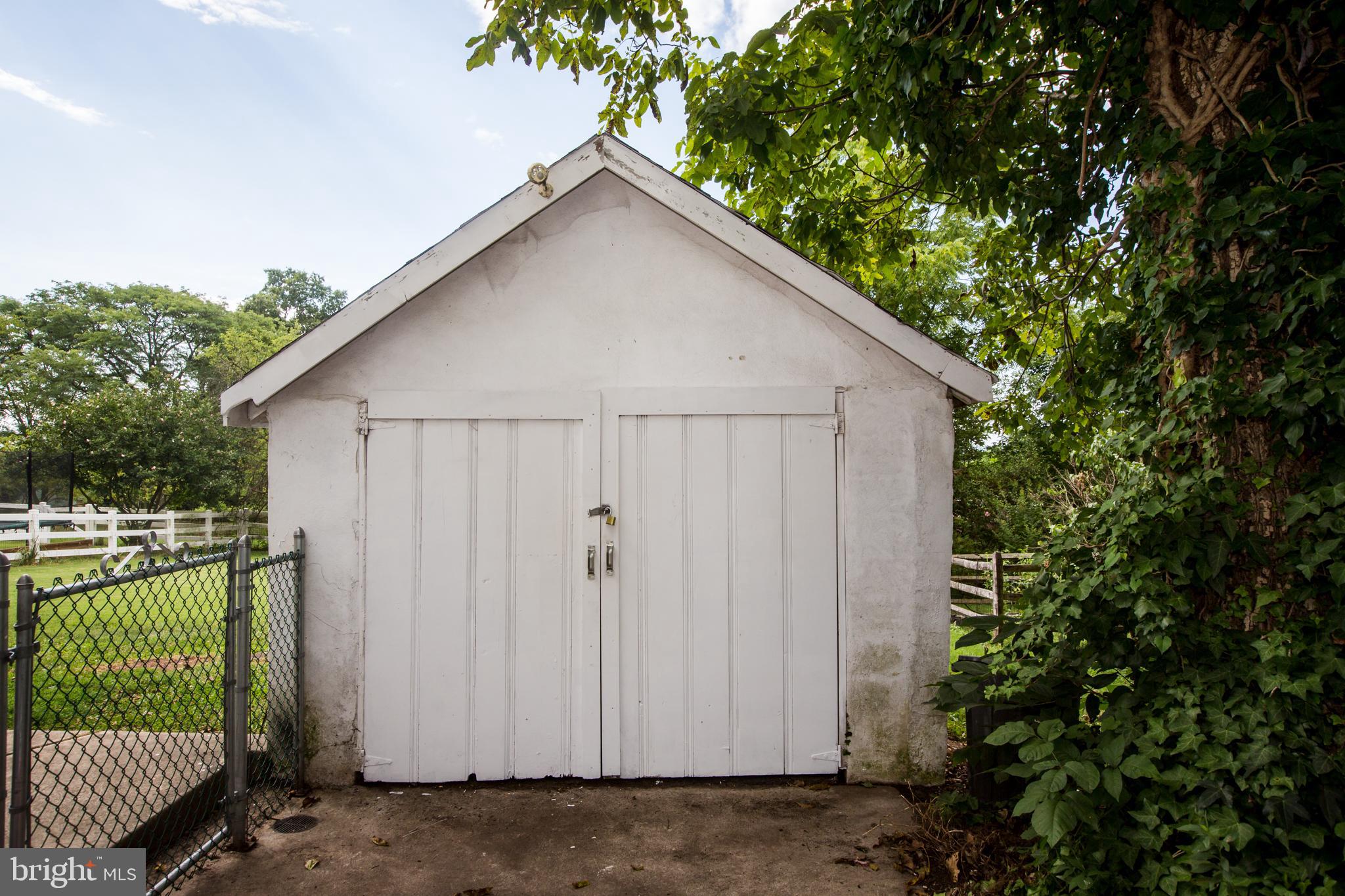 MONTGOMERY HILL - Residential