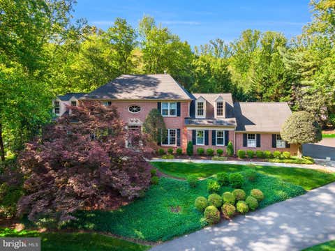 Photo of 2028 Spring Branch Drive, VIENNA, VA 22181 (MLS # VAFX2336364)
