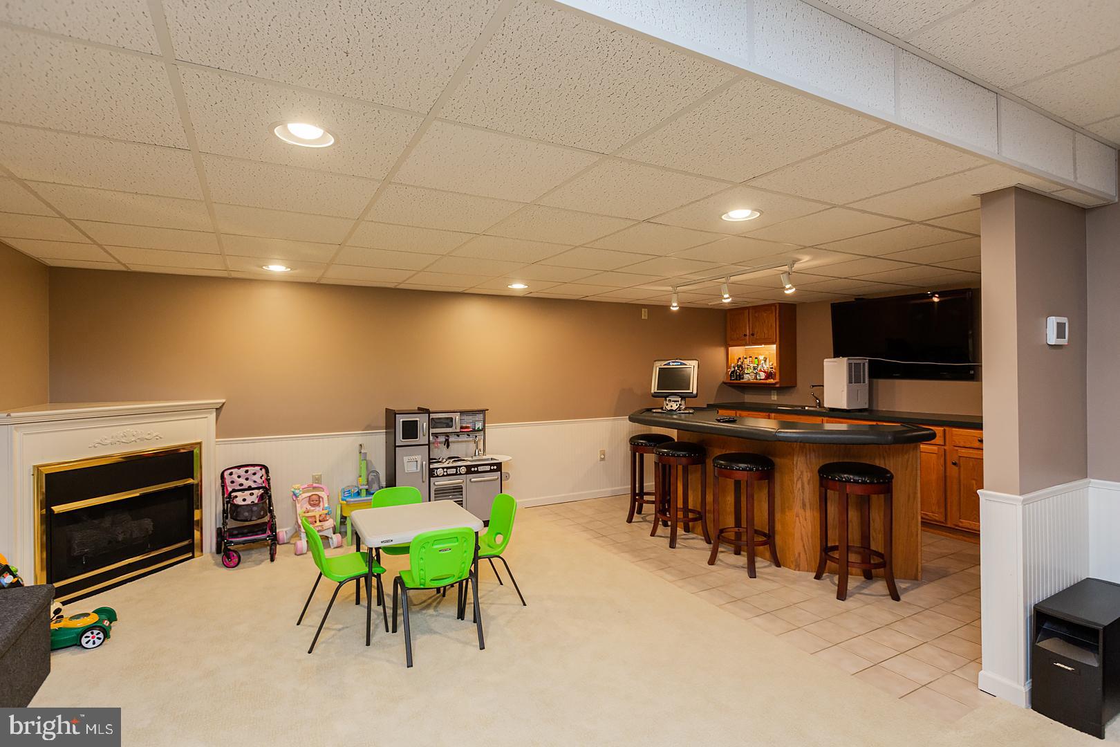 OLDE FIELD - Residential