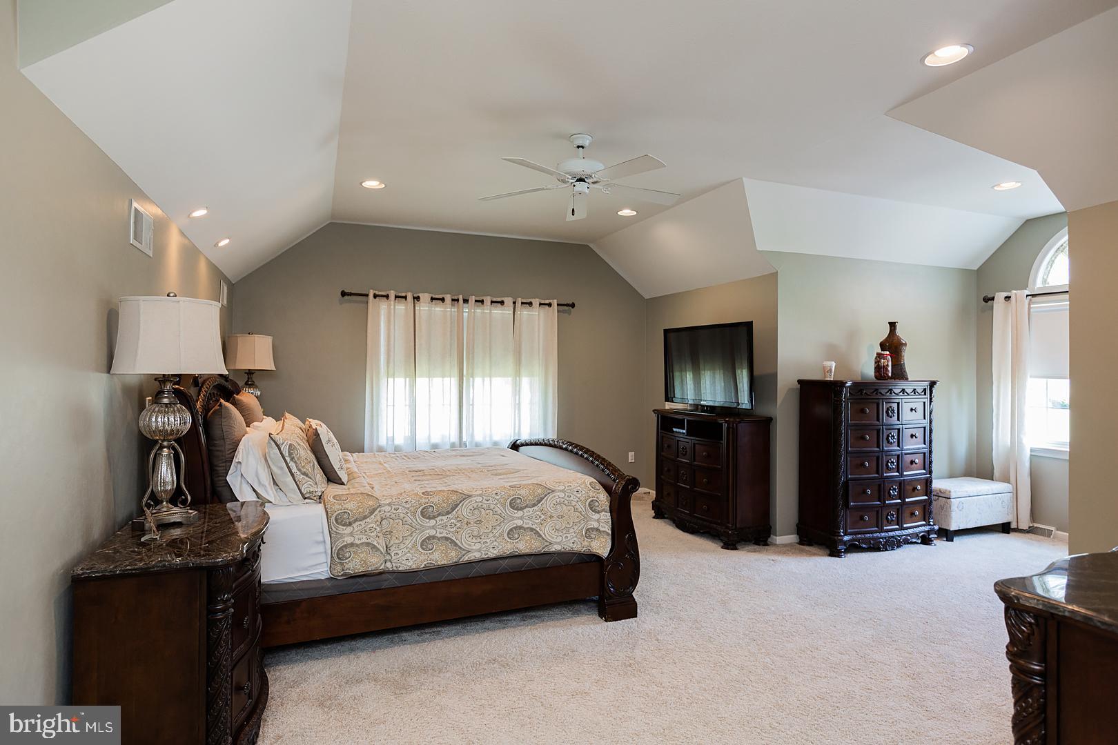 OLDE FIELD - Residential