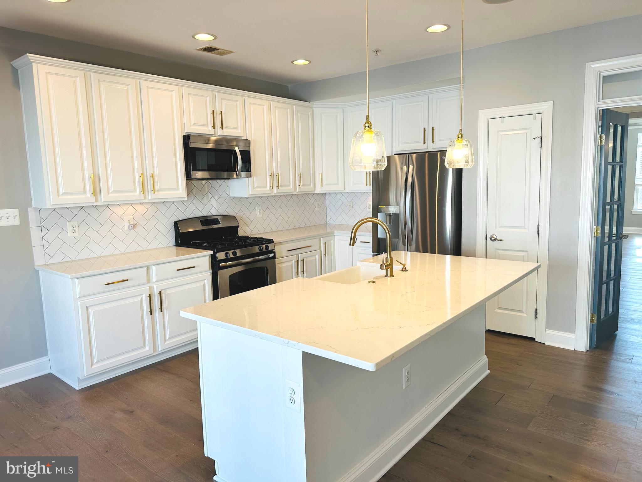 PARKLANDS AT WATKINS MILL - Residential Lease