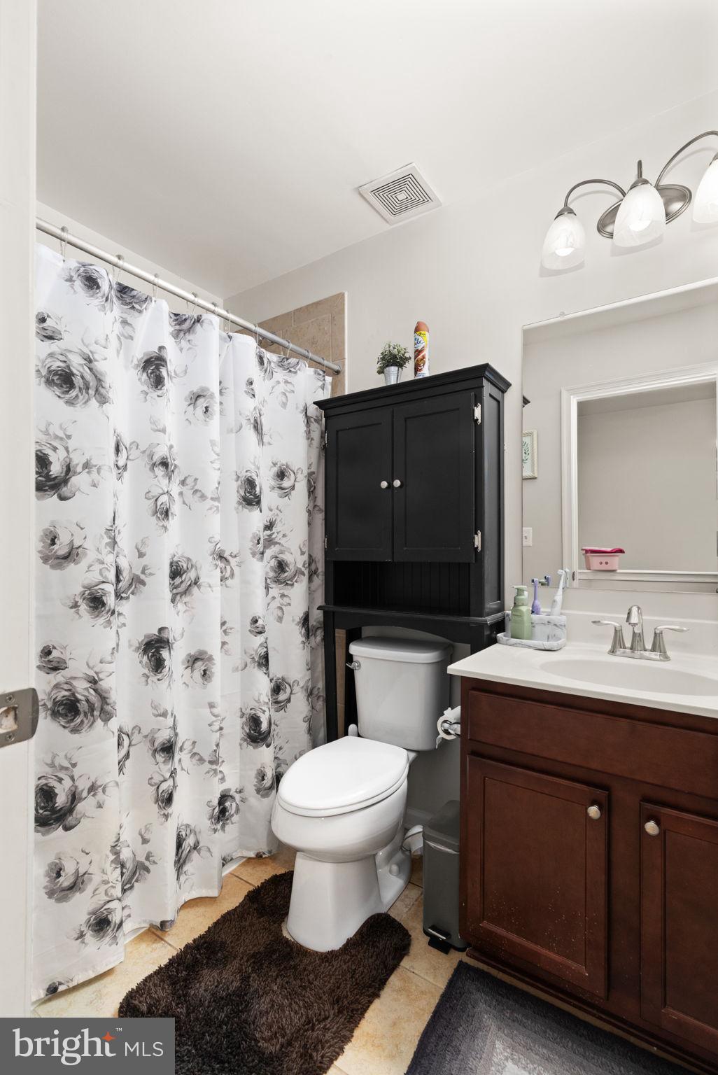 THE POINTE AT TANYARD SPRINGS - Residential Lease