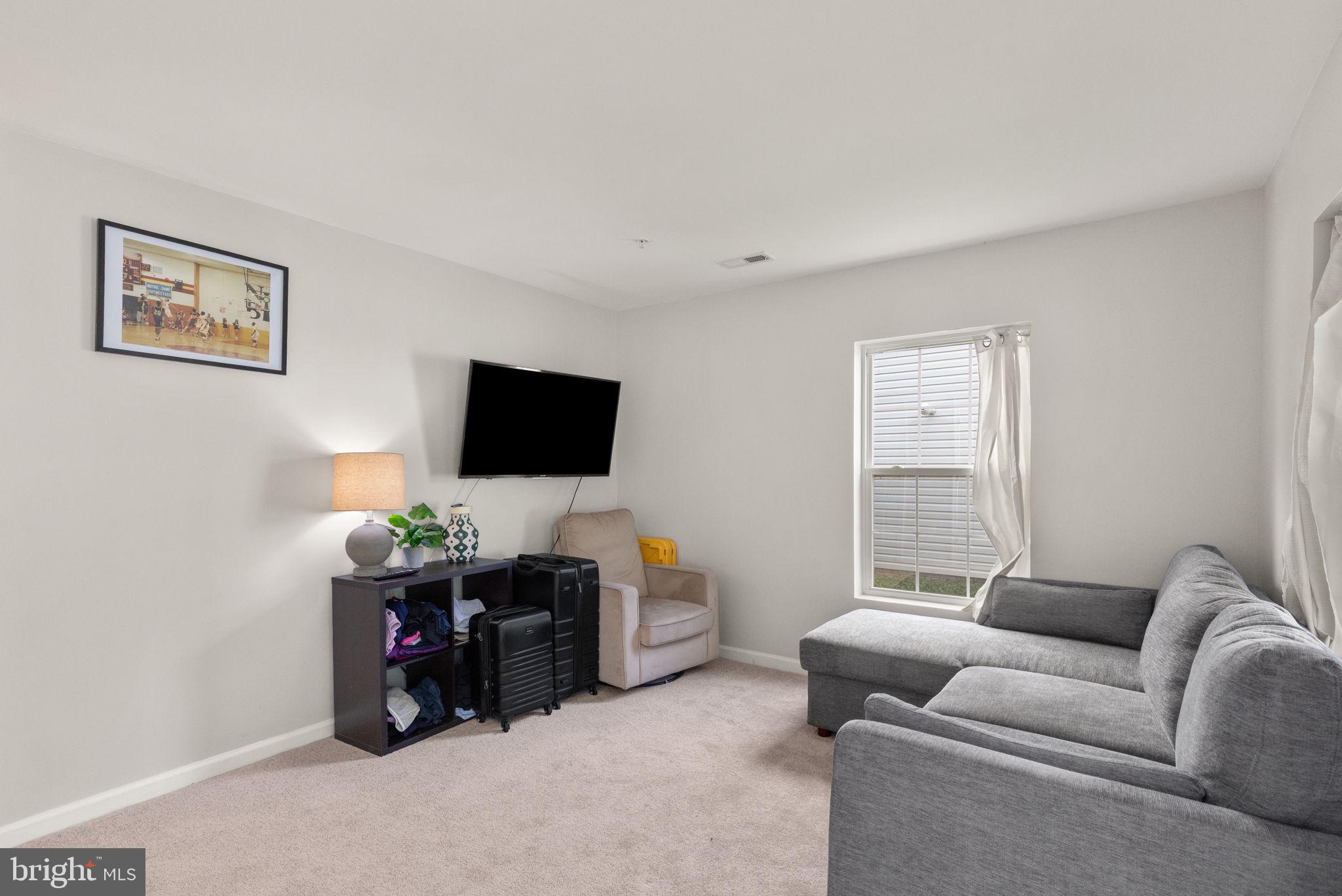 THE POINTE AT TANYARD SPRINGS - Residential Lease