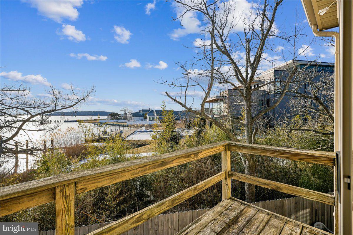 BAYSTRAND III - Residential