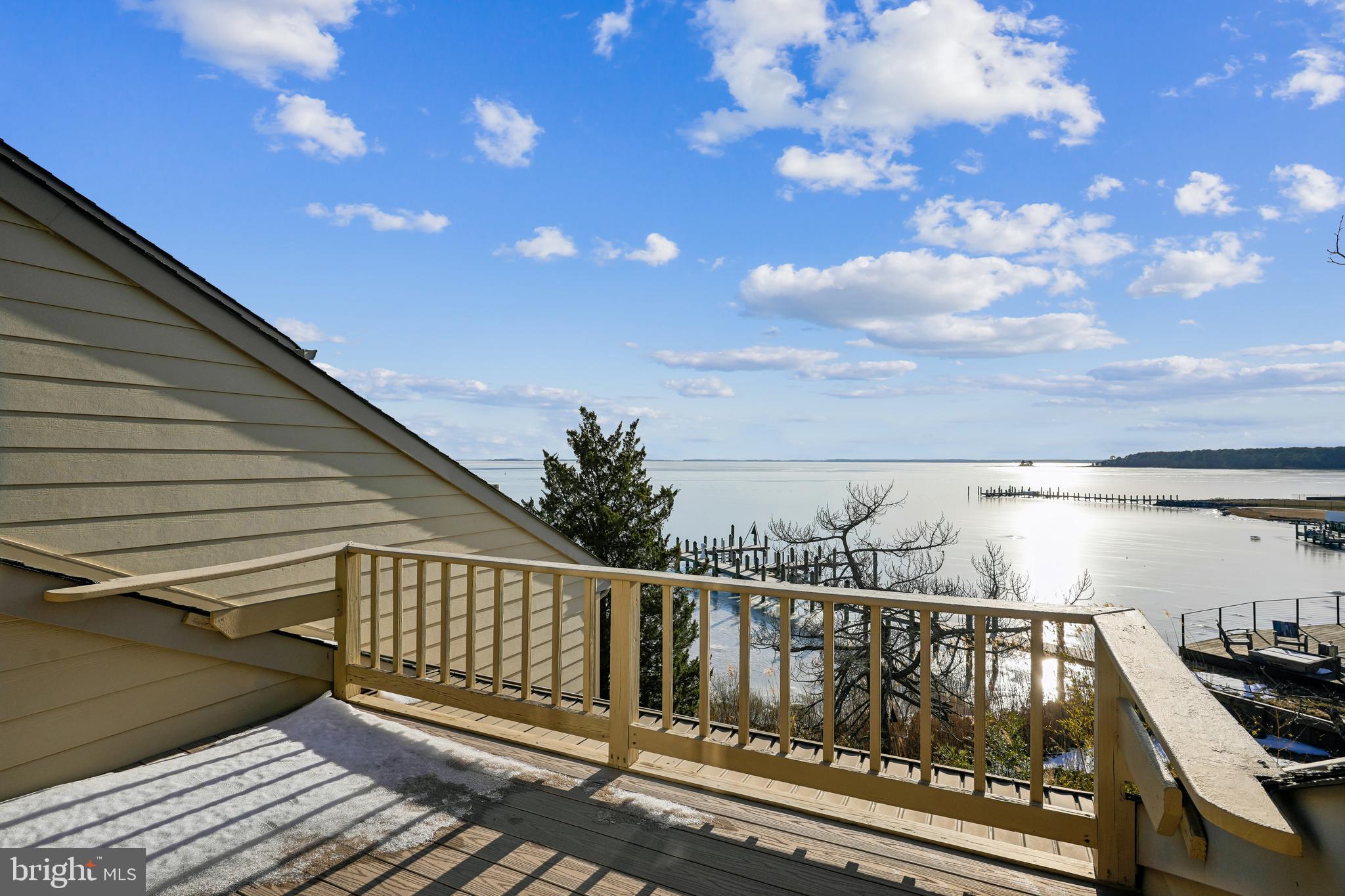 BAYSTRAND III - Residential