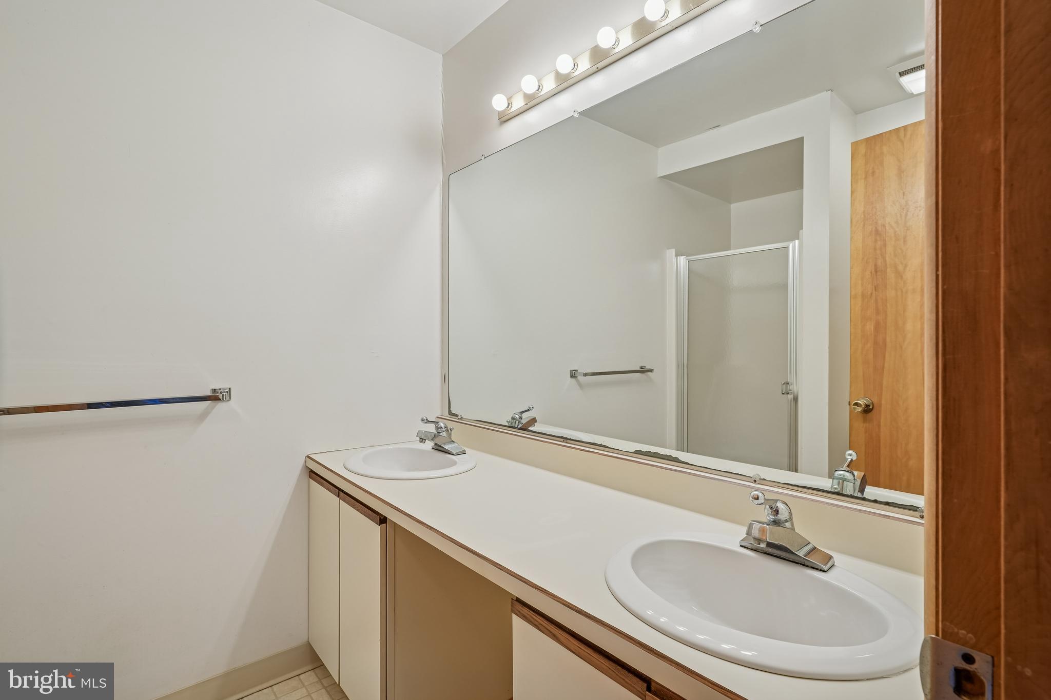 BAYSTRAND III - Residential