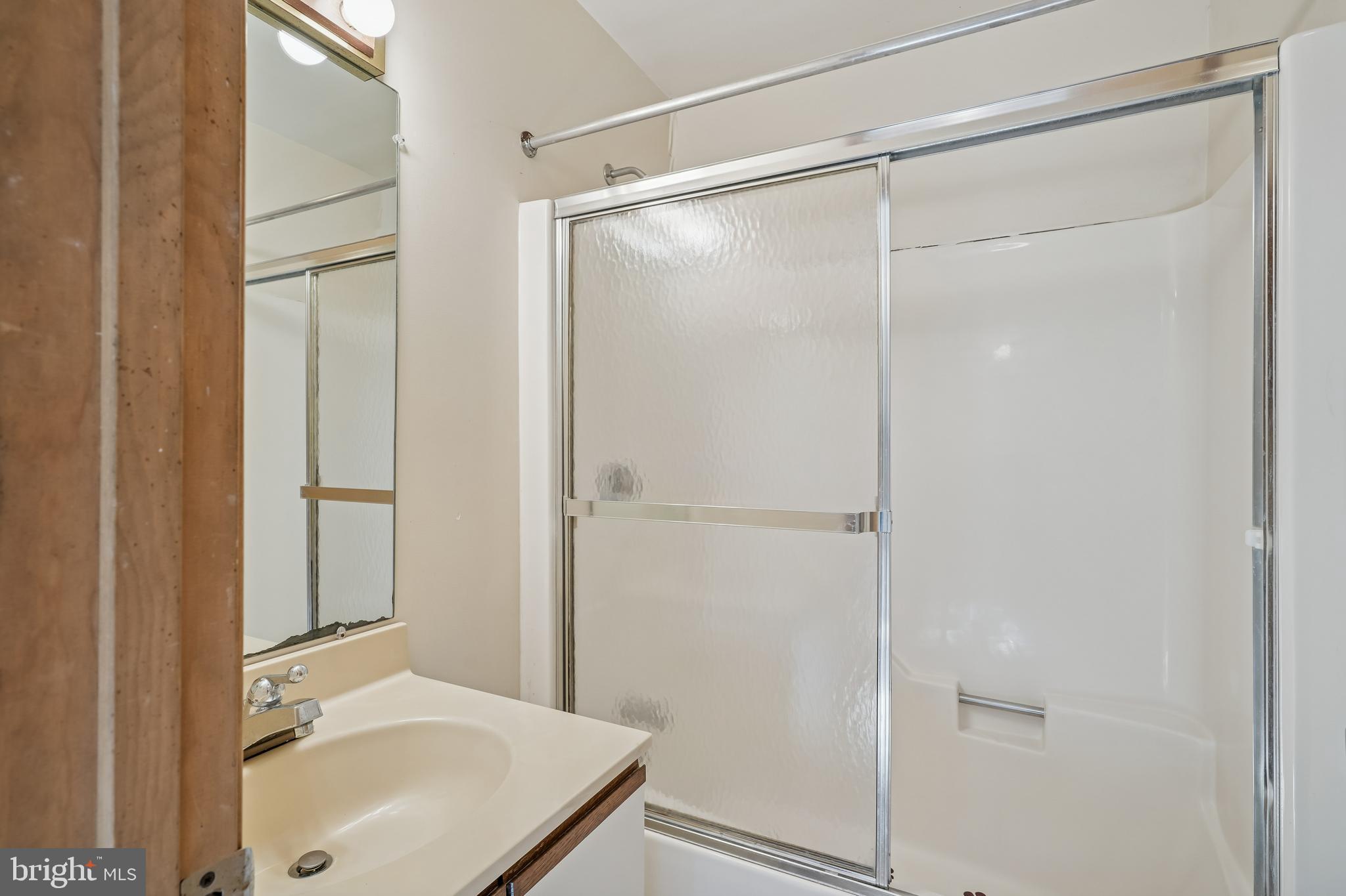 BAYSTRAND III - Residential