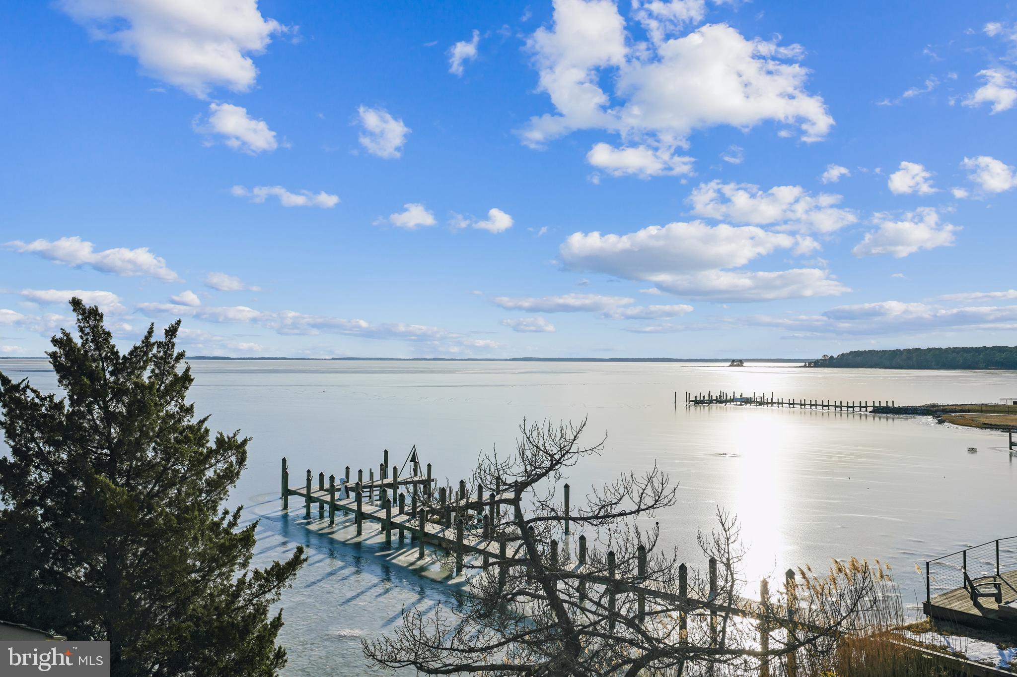 BAYSTRAND III - Residential