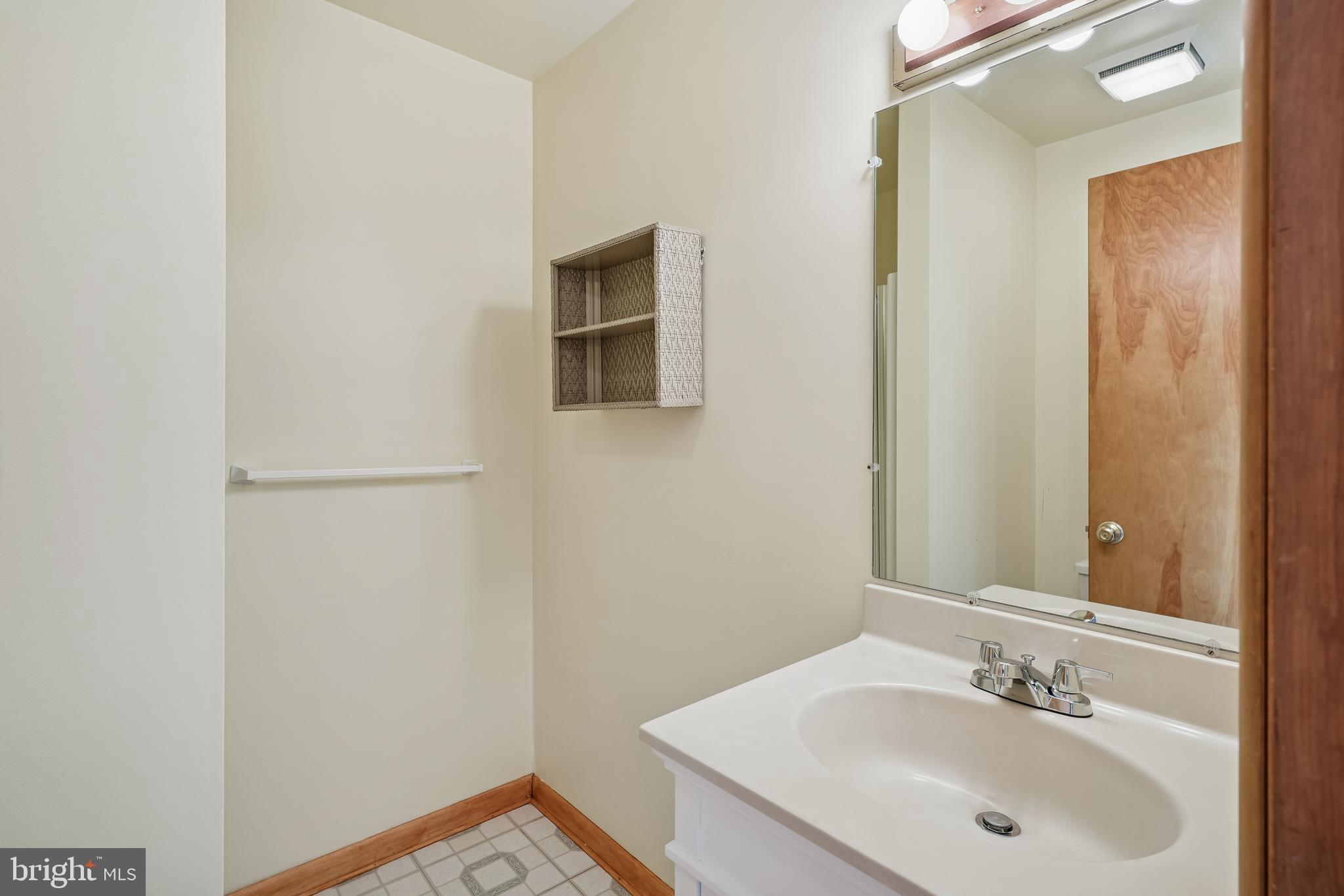 BAYSTRAND III - Residential