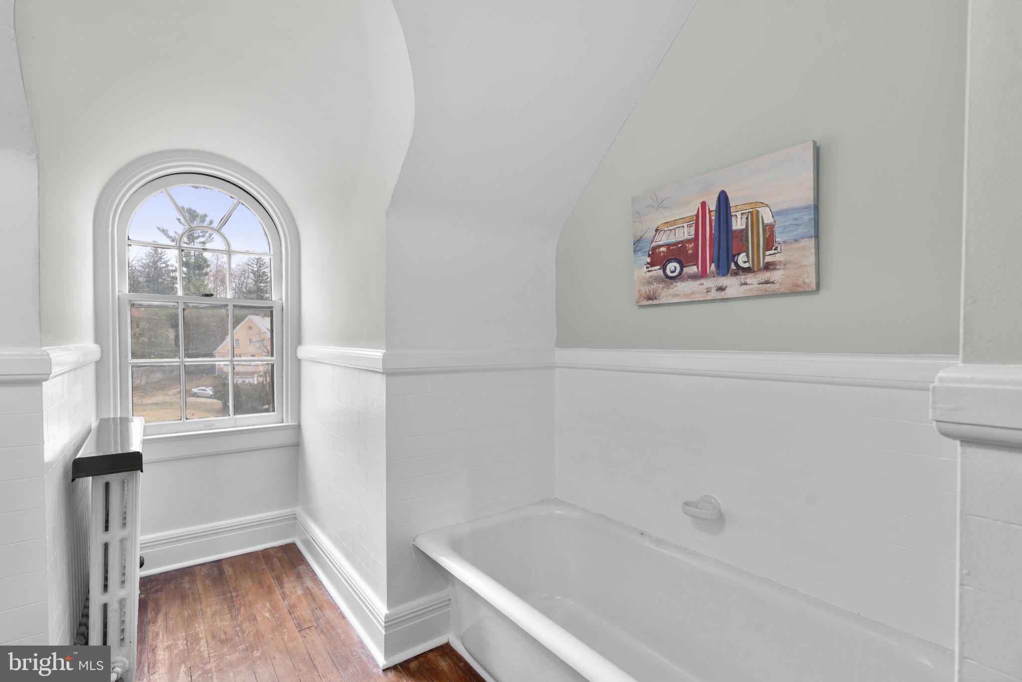 TEN HILLS - Residential