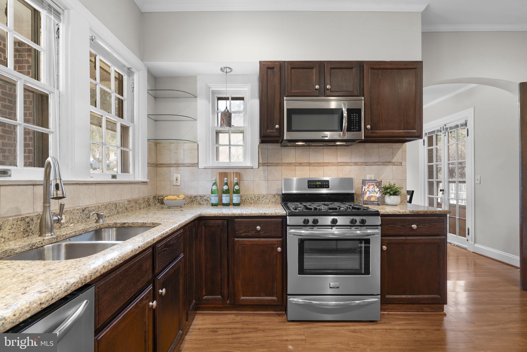 TEN HILLS - Residential