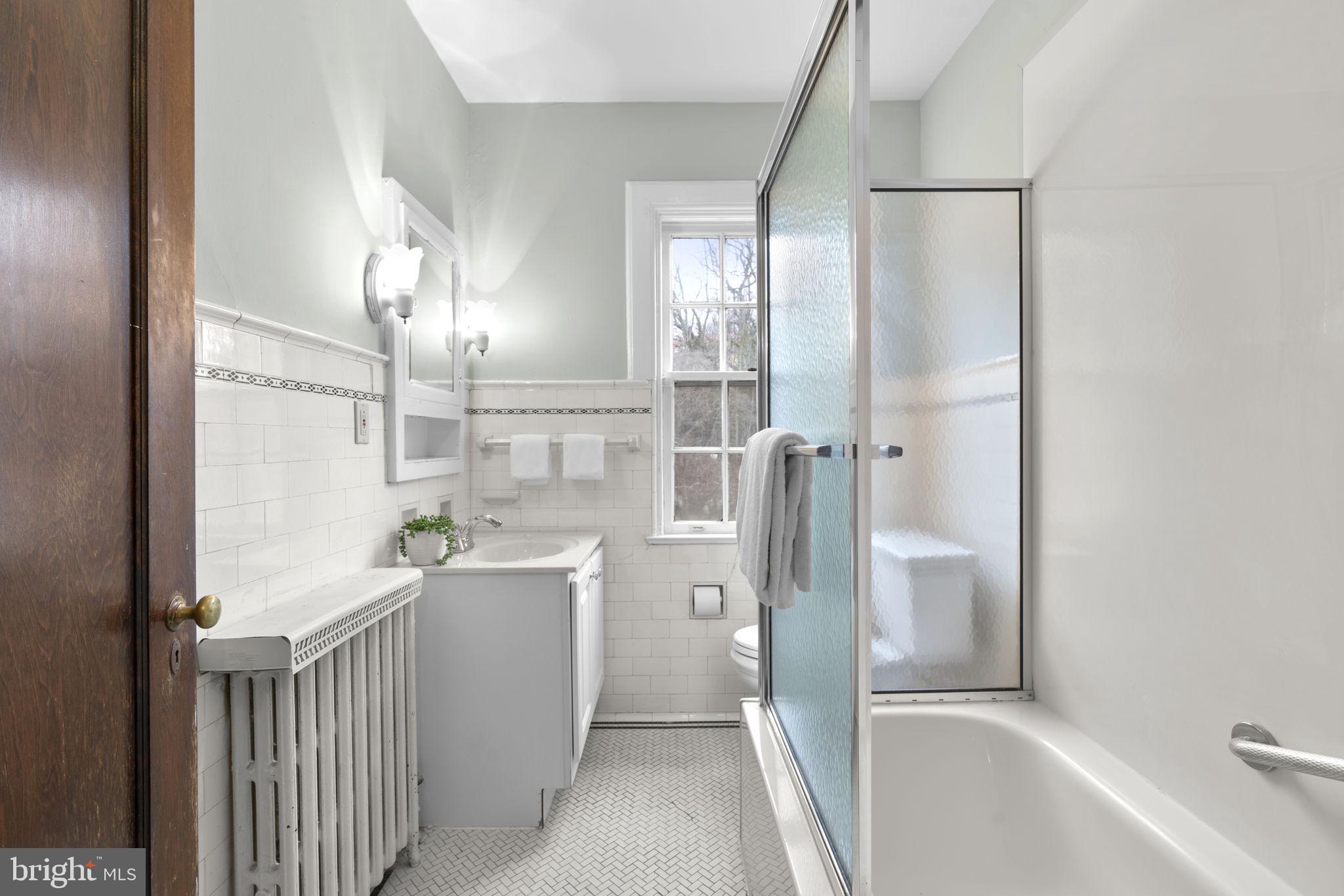 TEN HILLS - Residential