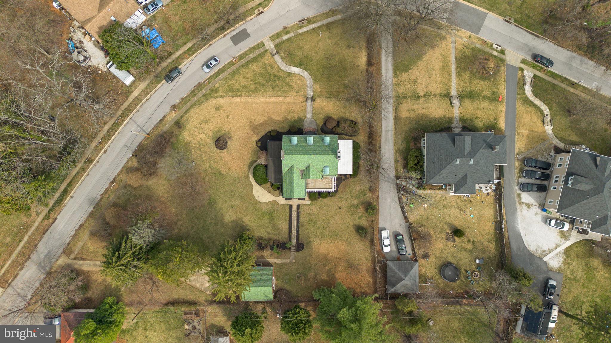 TEN HILLS - Residential